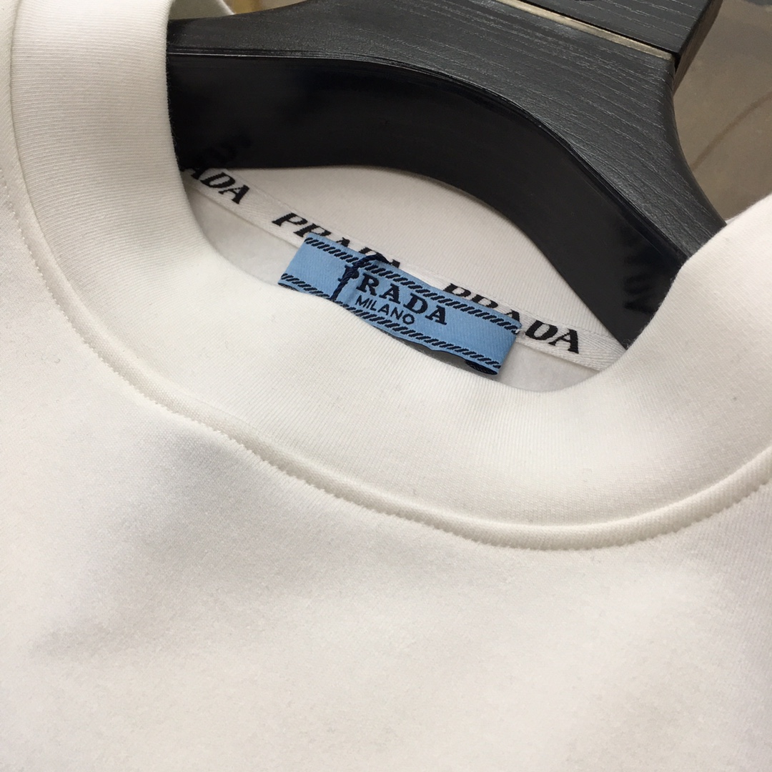 Prada Basic Clothing S-l-xl