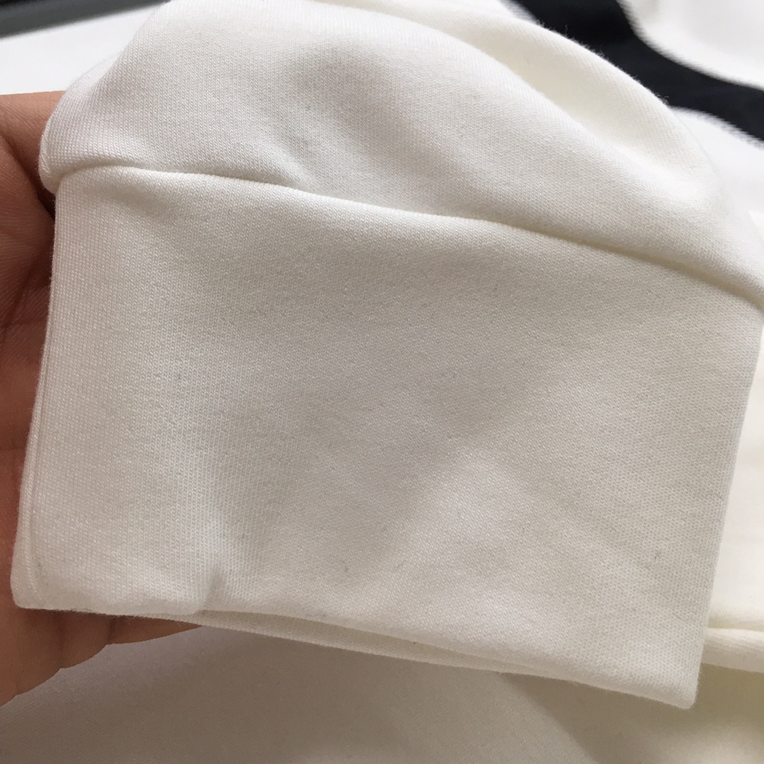 Prada Basic Clothing S-l-xl