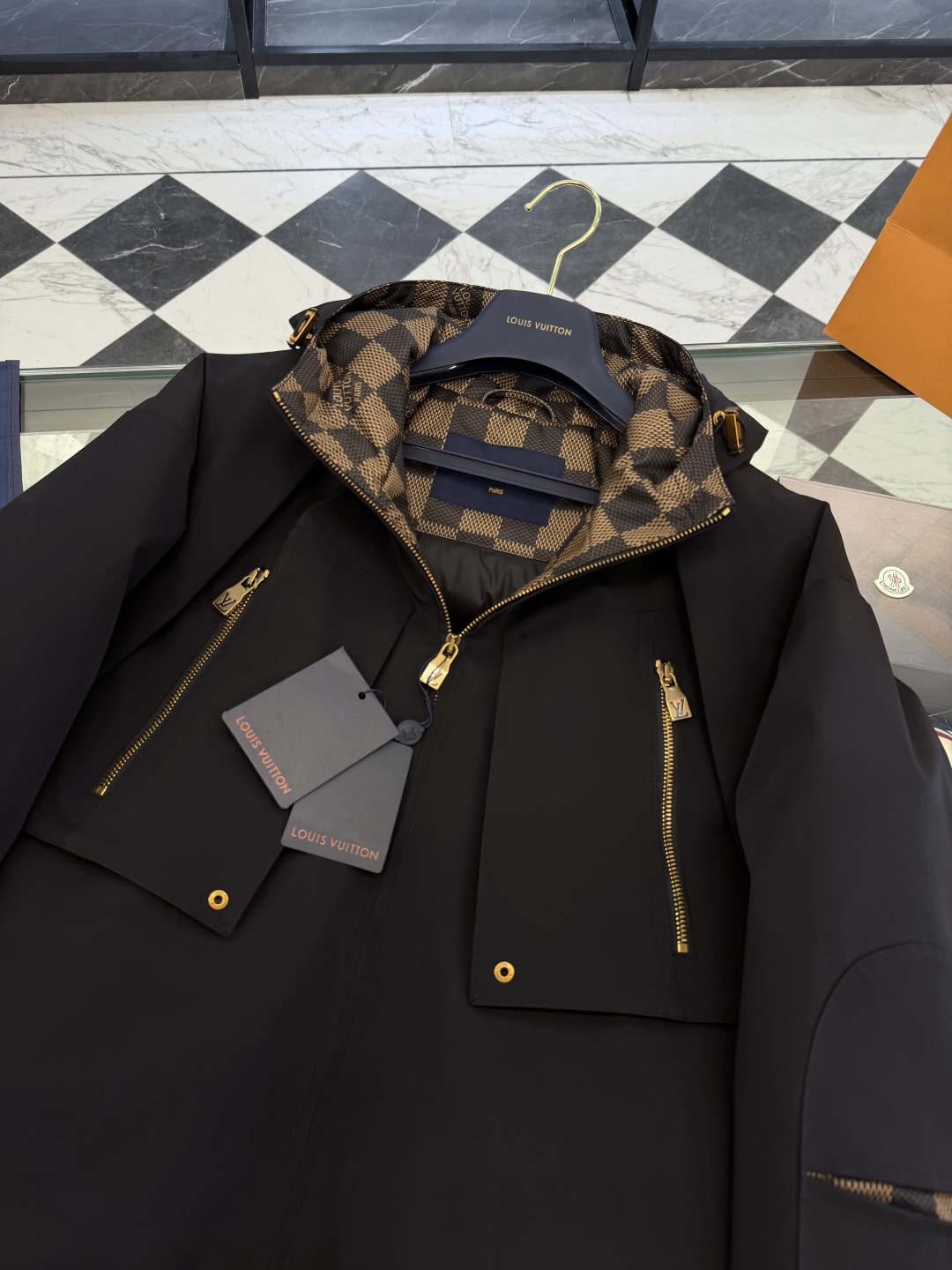 Louis Vuitton Down Jacket Hooded S-l