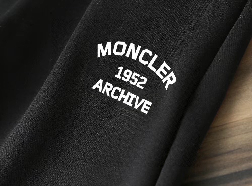 Moncler Basic Clothing Fleece Lined M-l-xl