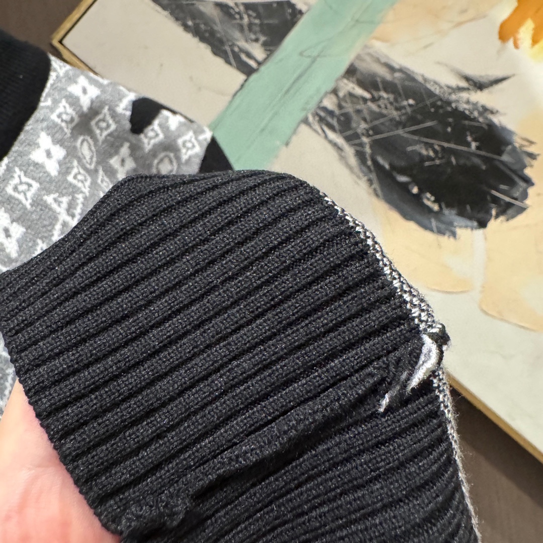Louis Vuitton Basic Clothing Wool M-l-xl