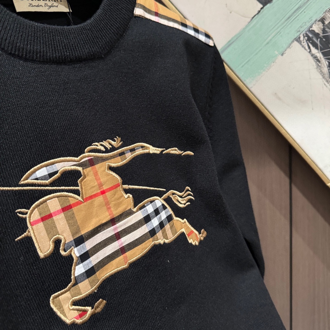 Burberry Basic Clothing Wool M-l-xl