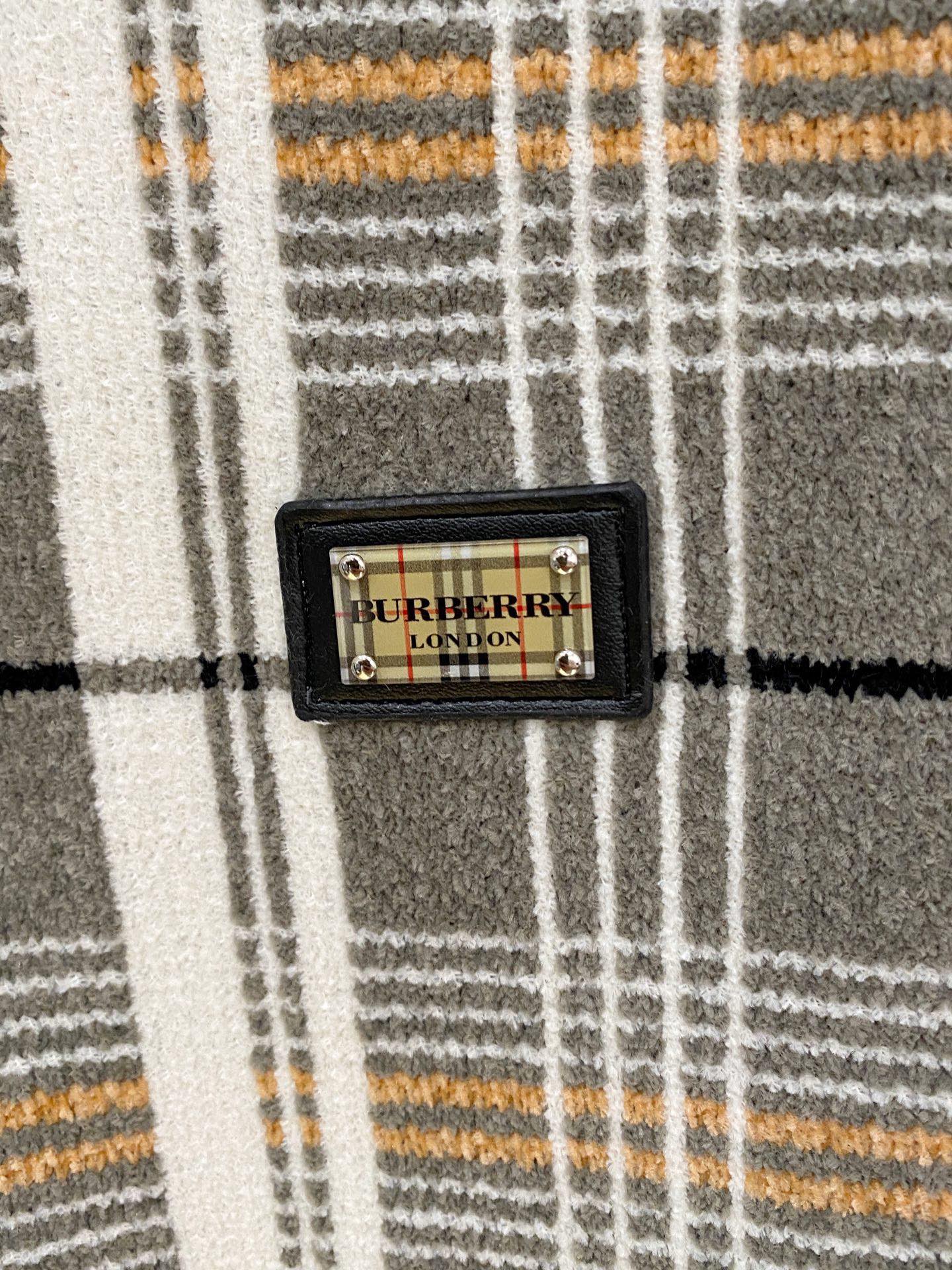 Burberry Basic Clothing Wool Printed M-l-xxxl
