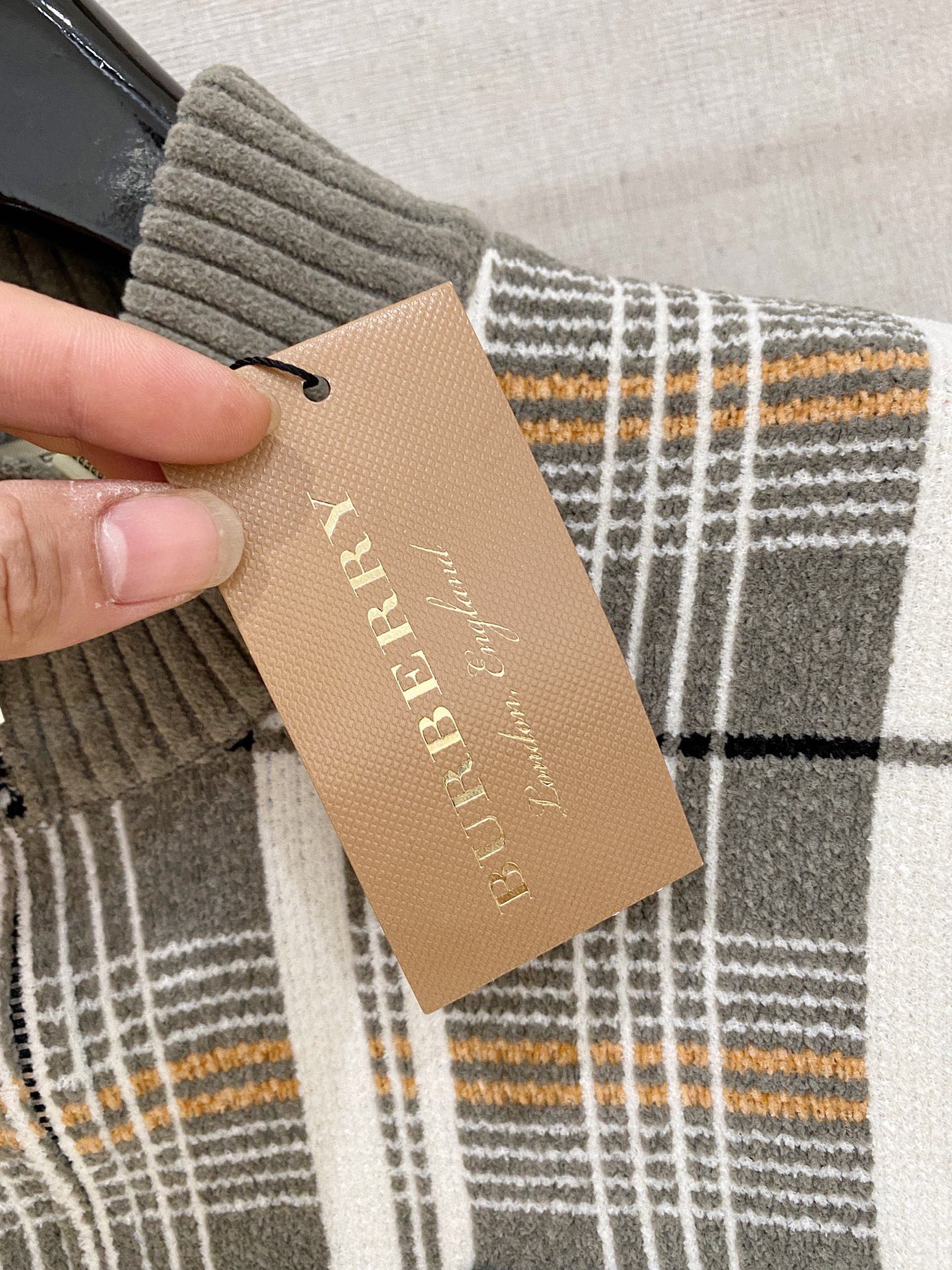 Burberry Basic Clothing Wool Printed M-l-xxxl