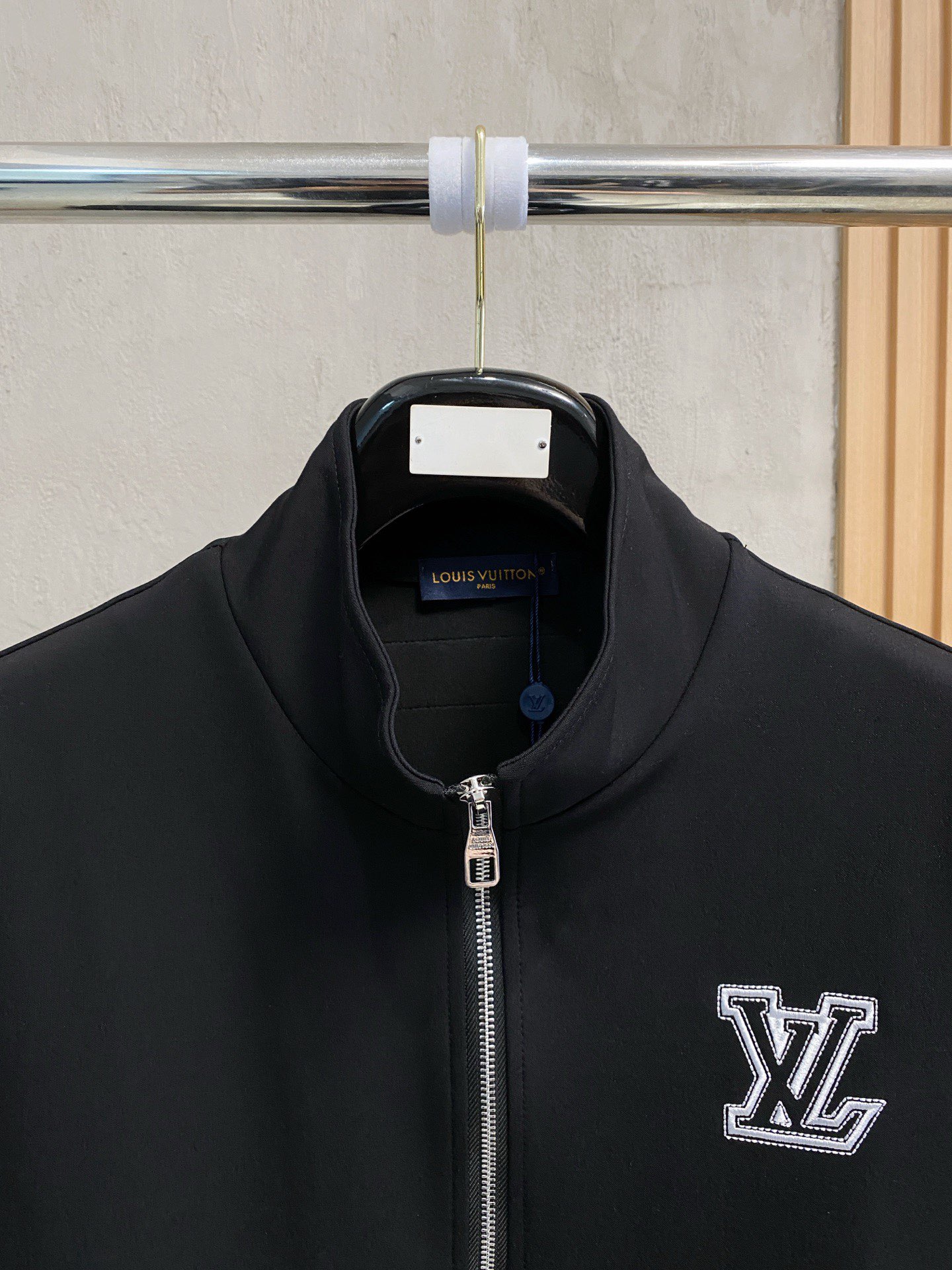 Louis Vuitton Basic Clothing M-l-xl