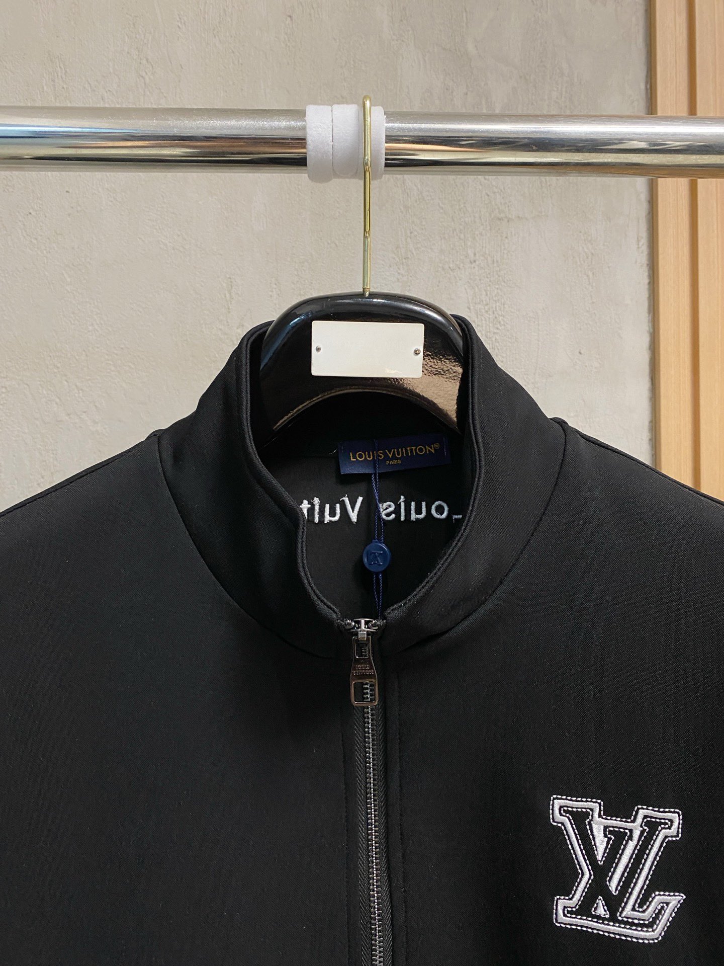 Louis Vuitton Basic Clothing M-l-xl