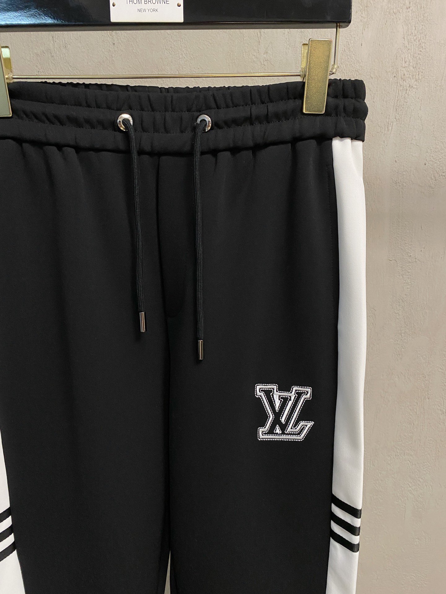 Louis Vuitton Basic Clothing M-l-xl