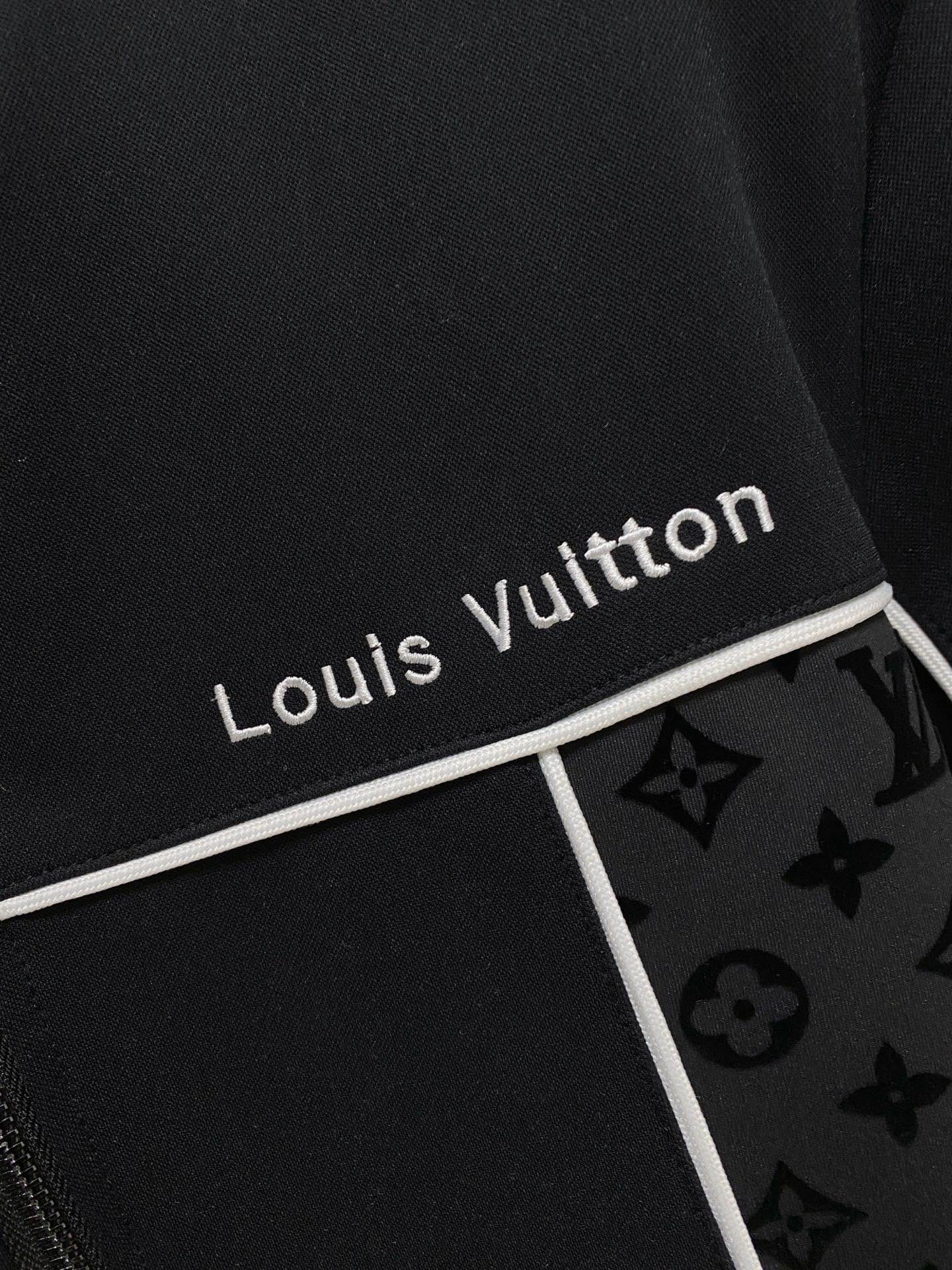 Louis Vuitton Basic Clothing M-l-xl