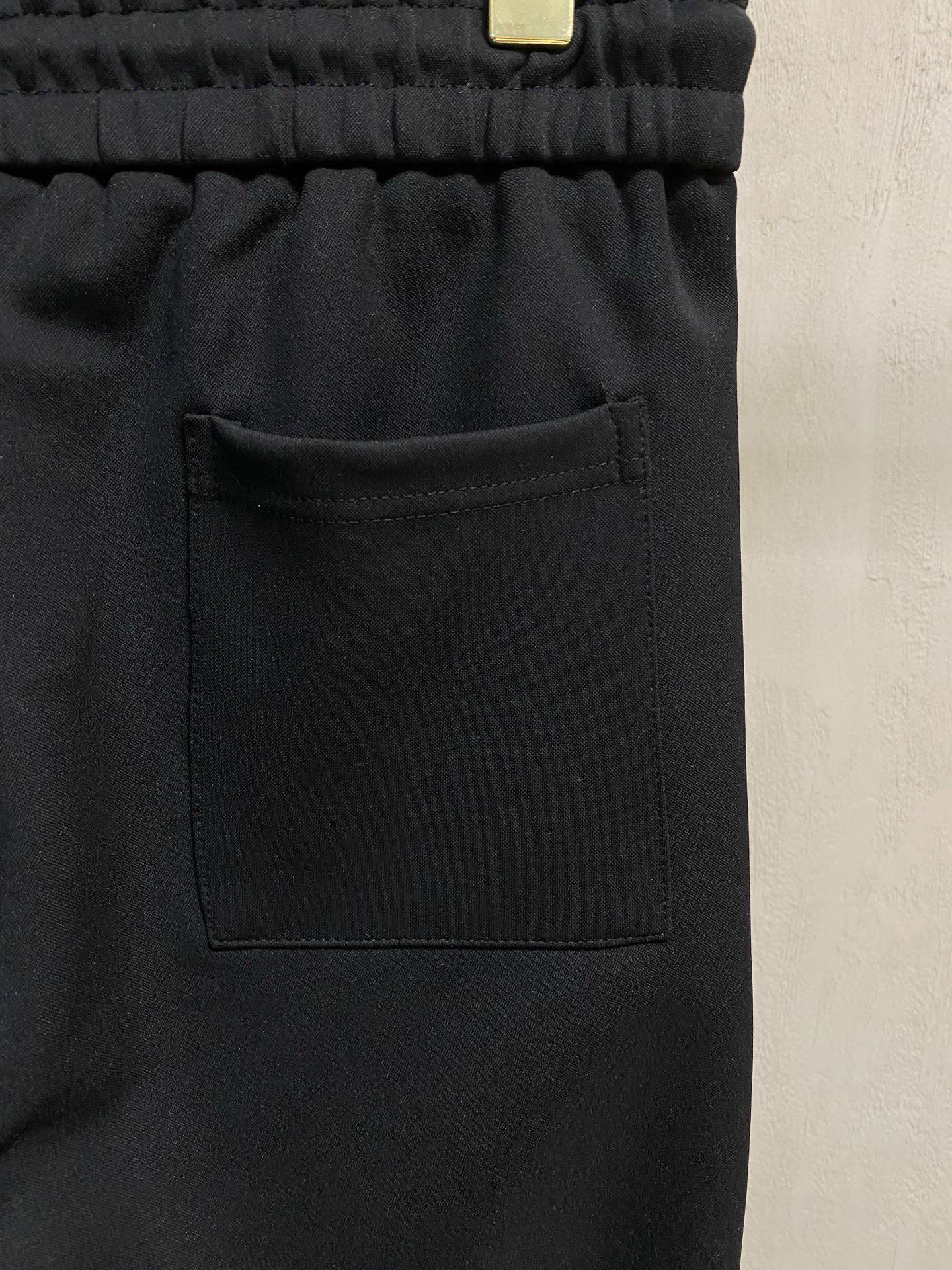 Louis Vuitton Basic Clothing M-l-xl