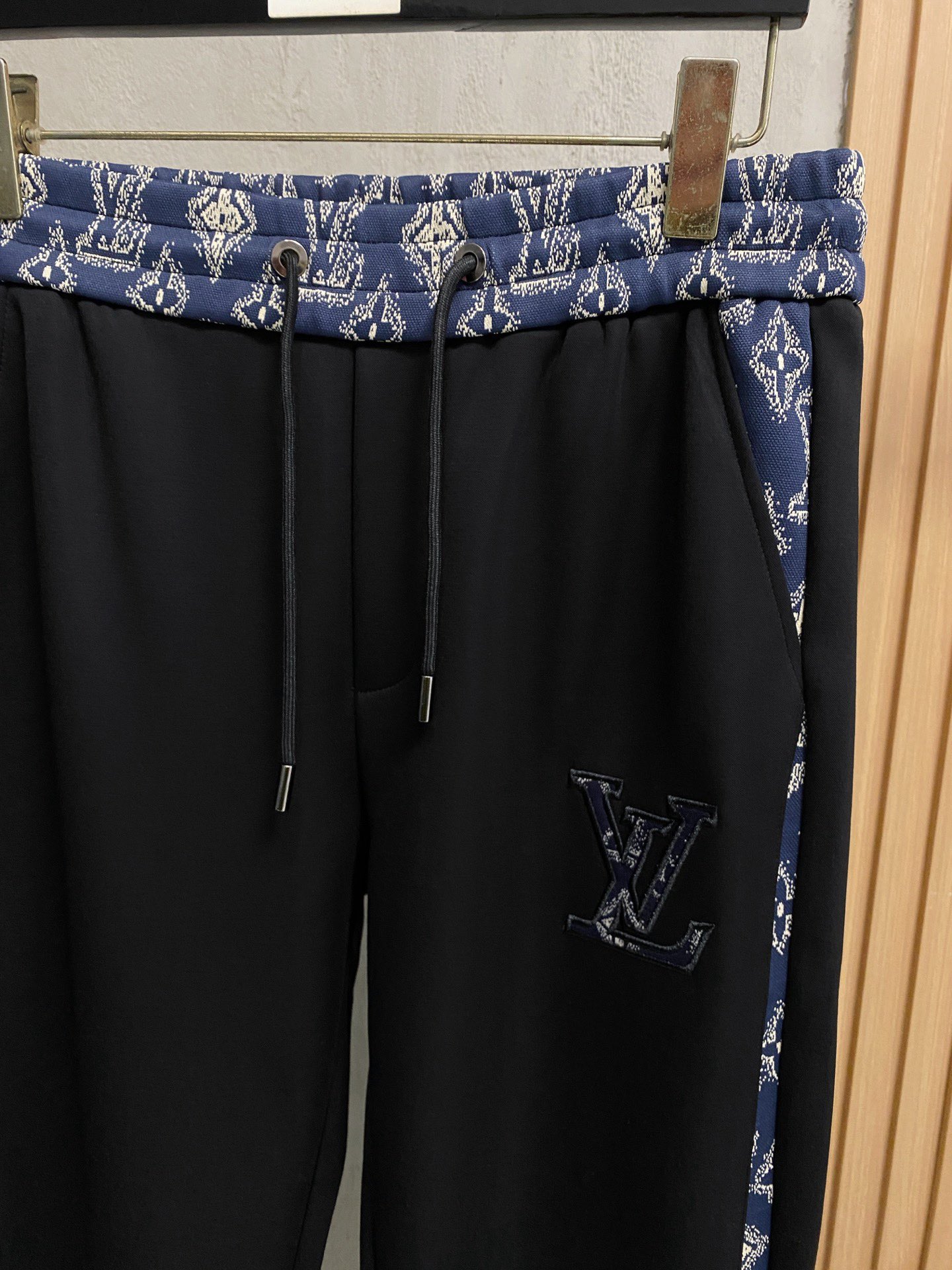 Louis Vuitton Basic Clothing M-l-xl