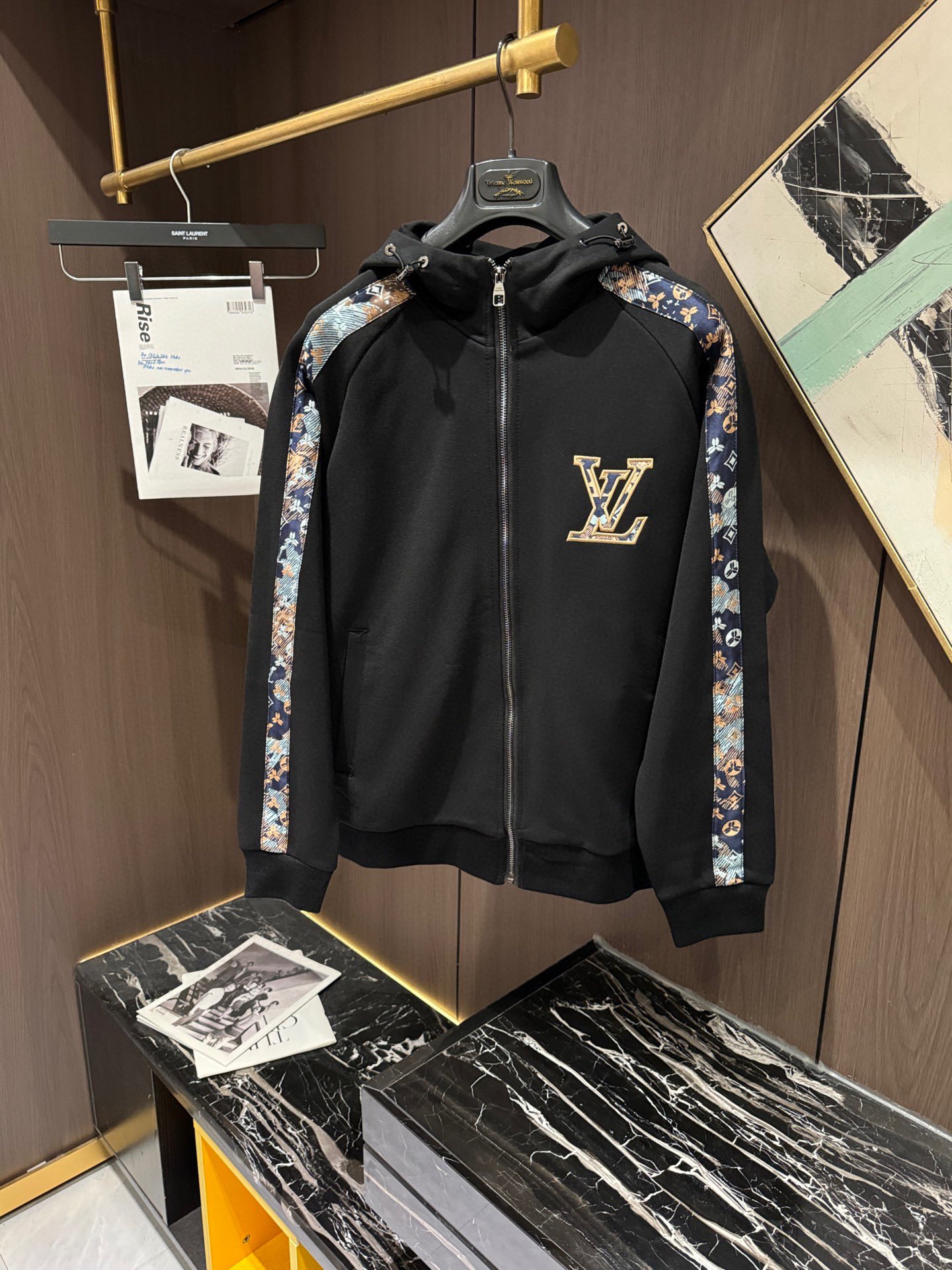 Louis Vuitton Basic Clothing M-l-xl