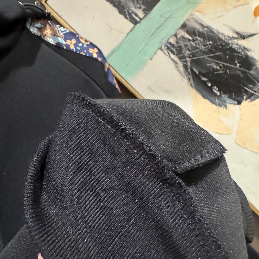 Louis Vuitton Basic Clothing M-l-xl