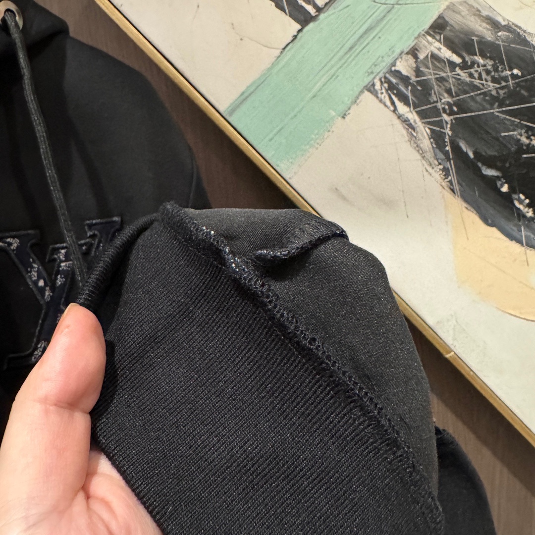 Louis Vuitton Basic Clothing M-l-xl