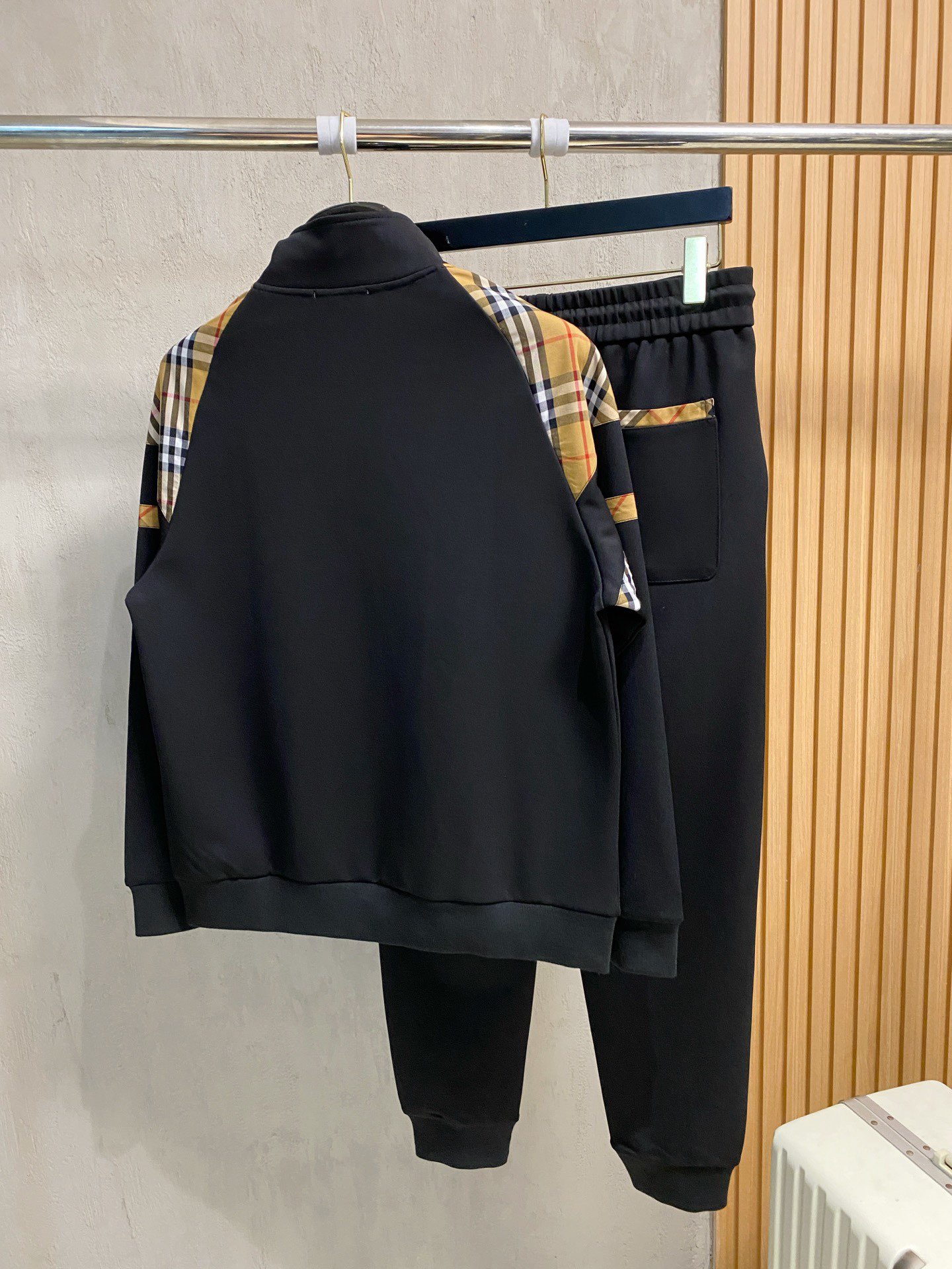 Burberry Basic Clothing M-xl