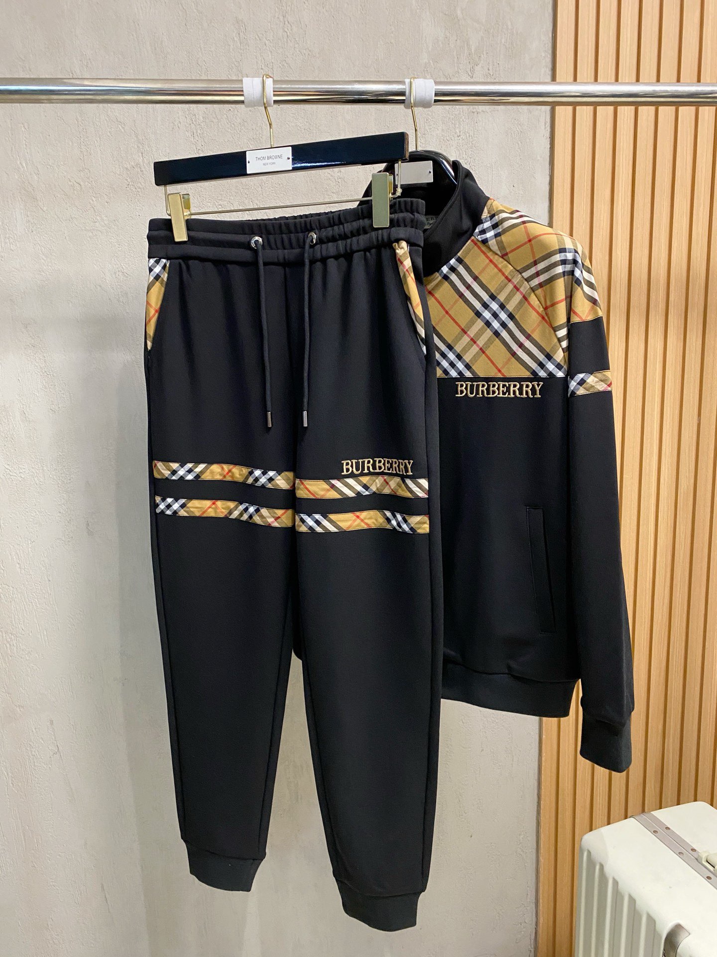 Burberry Basic Clothing M-xl