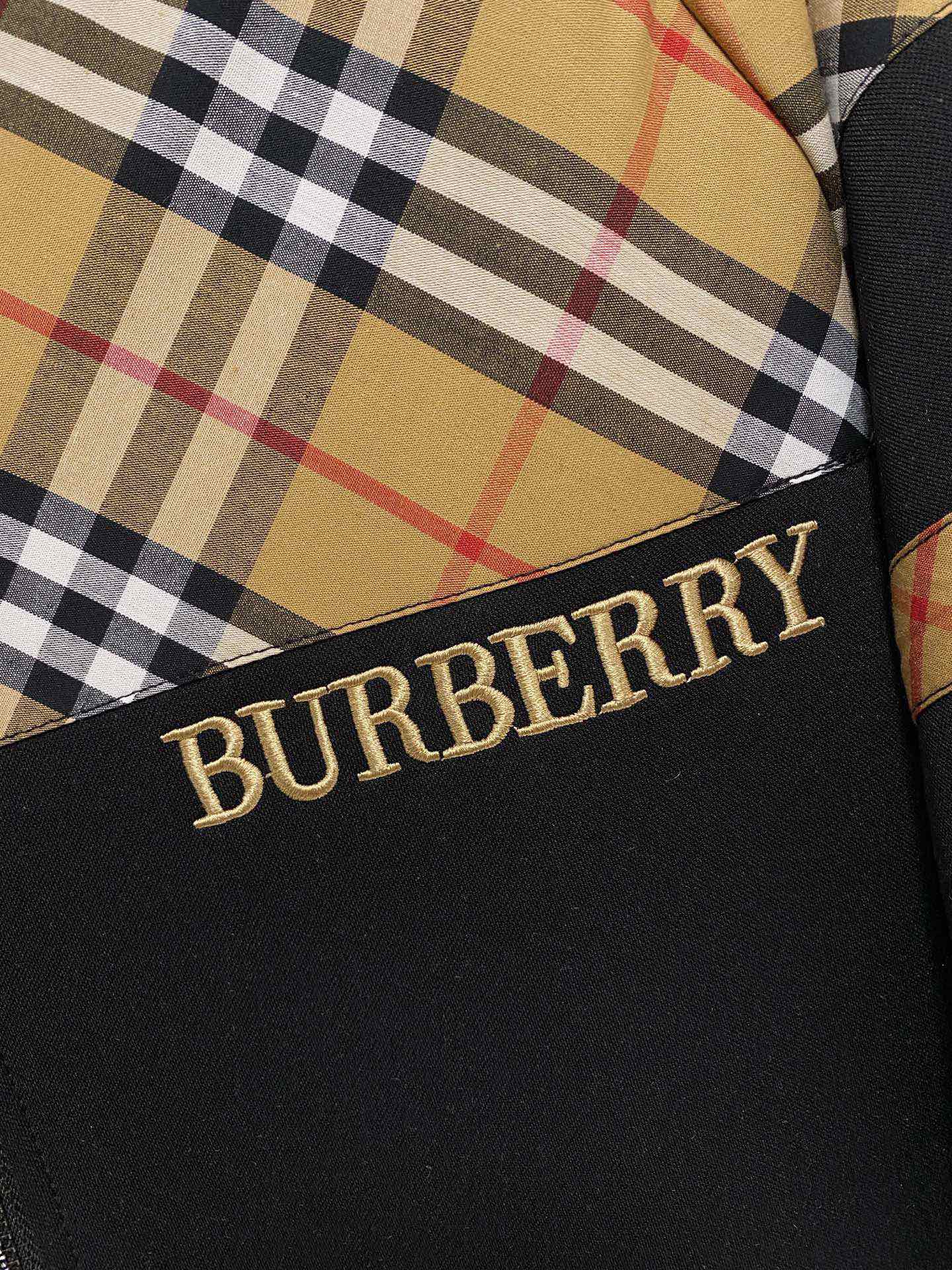 Burberry Basic Clothing M-xl