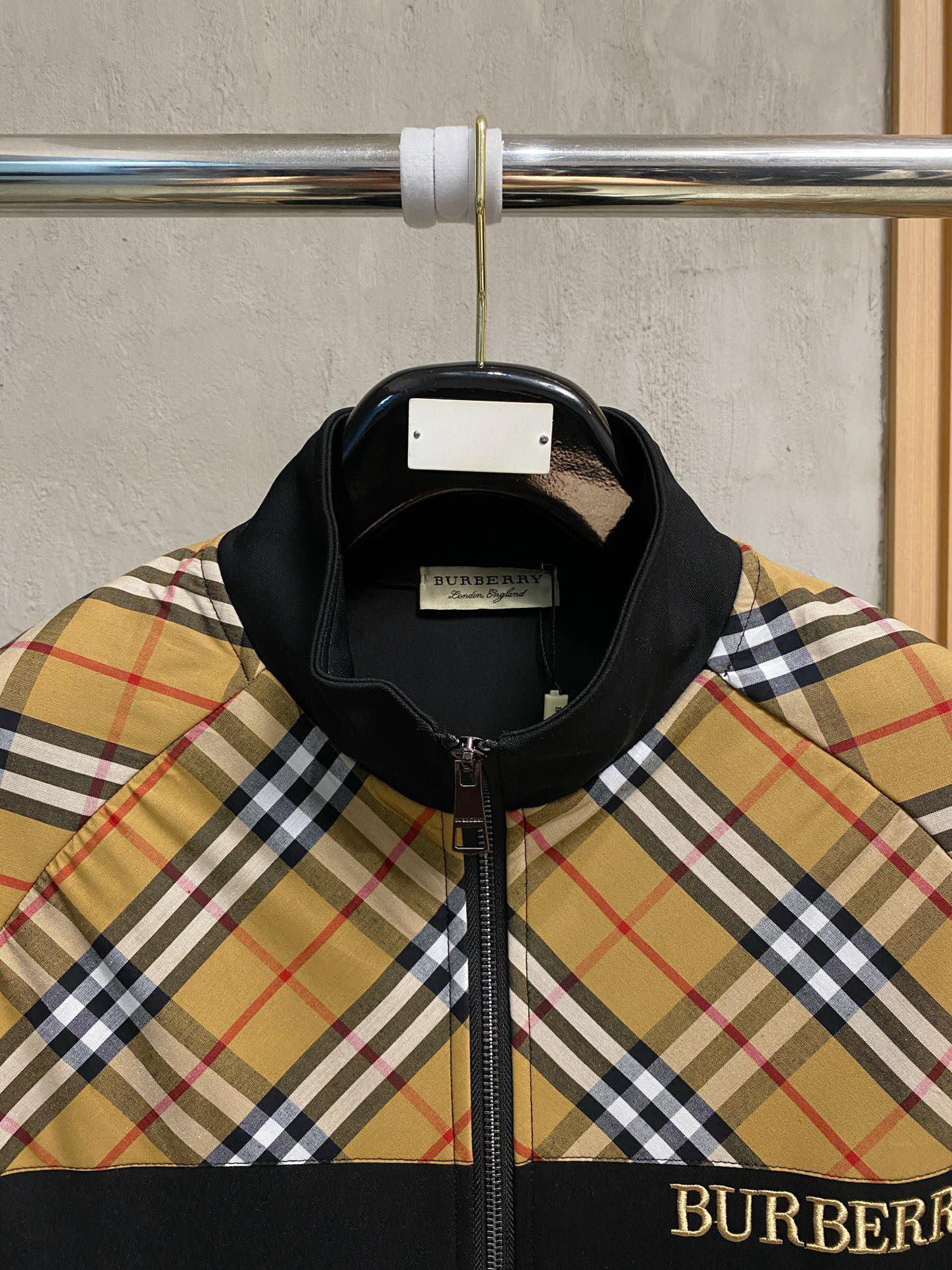 Burberry Basic Clothing M-xl