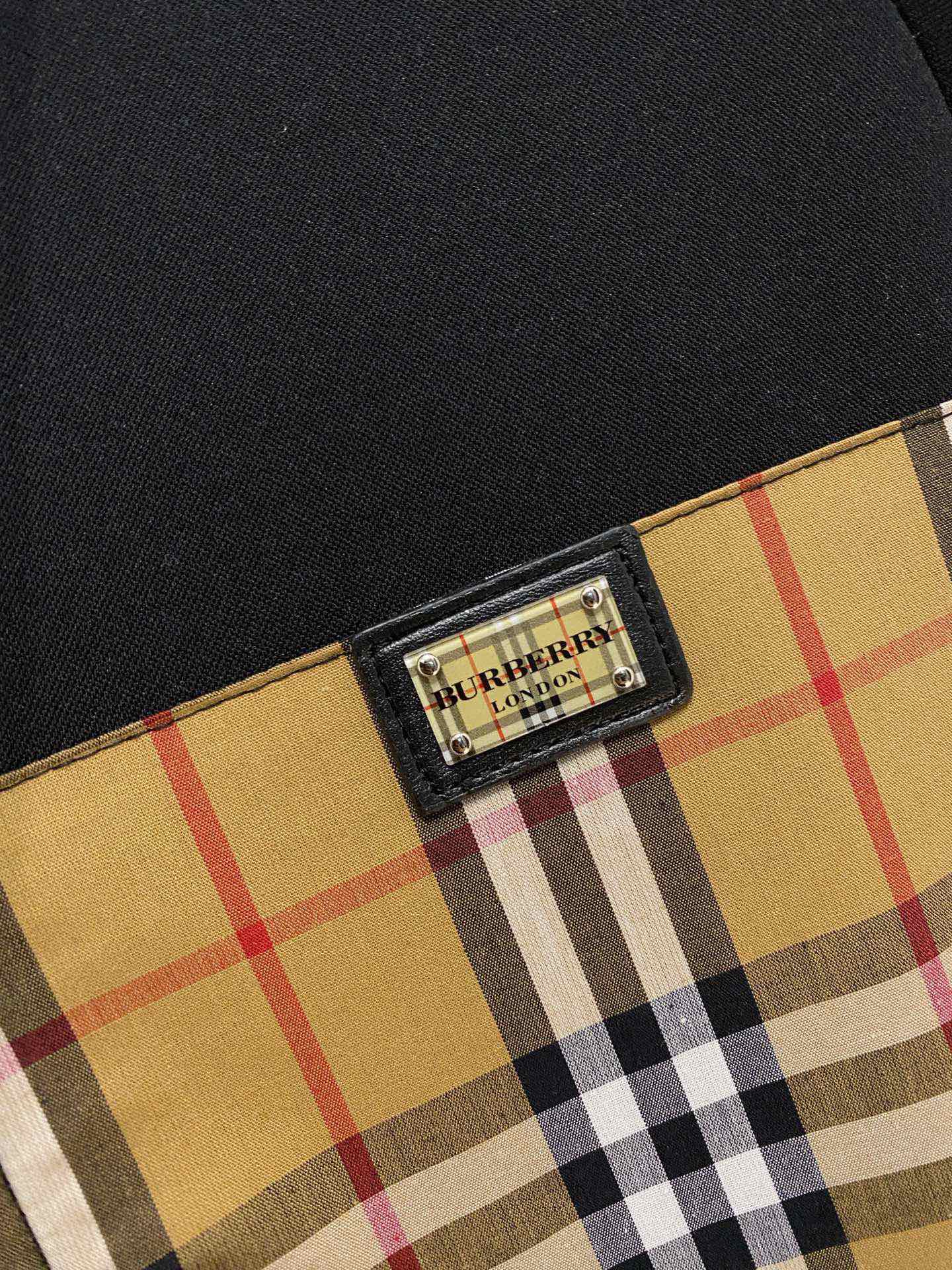 Burberry Basic Clothing M-xl