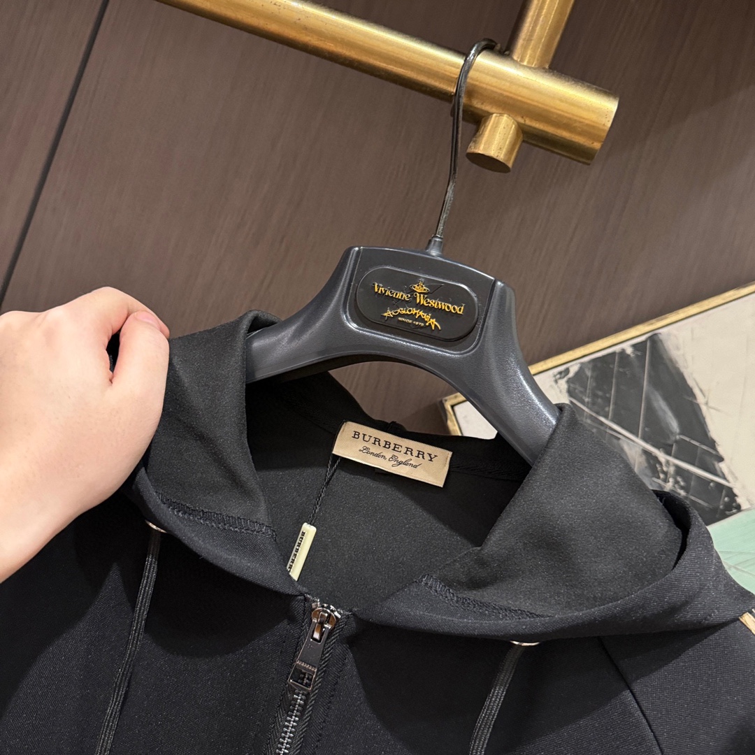 Burberry Basic Clothing M-xl