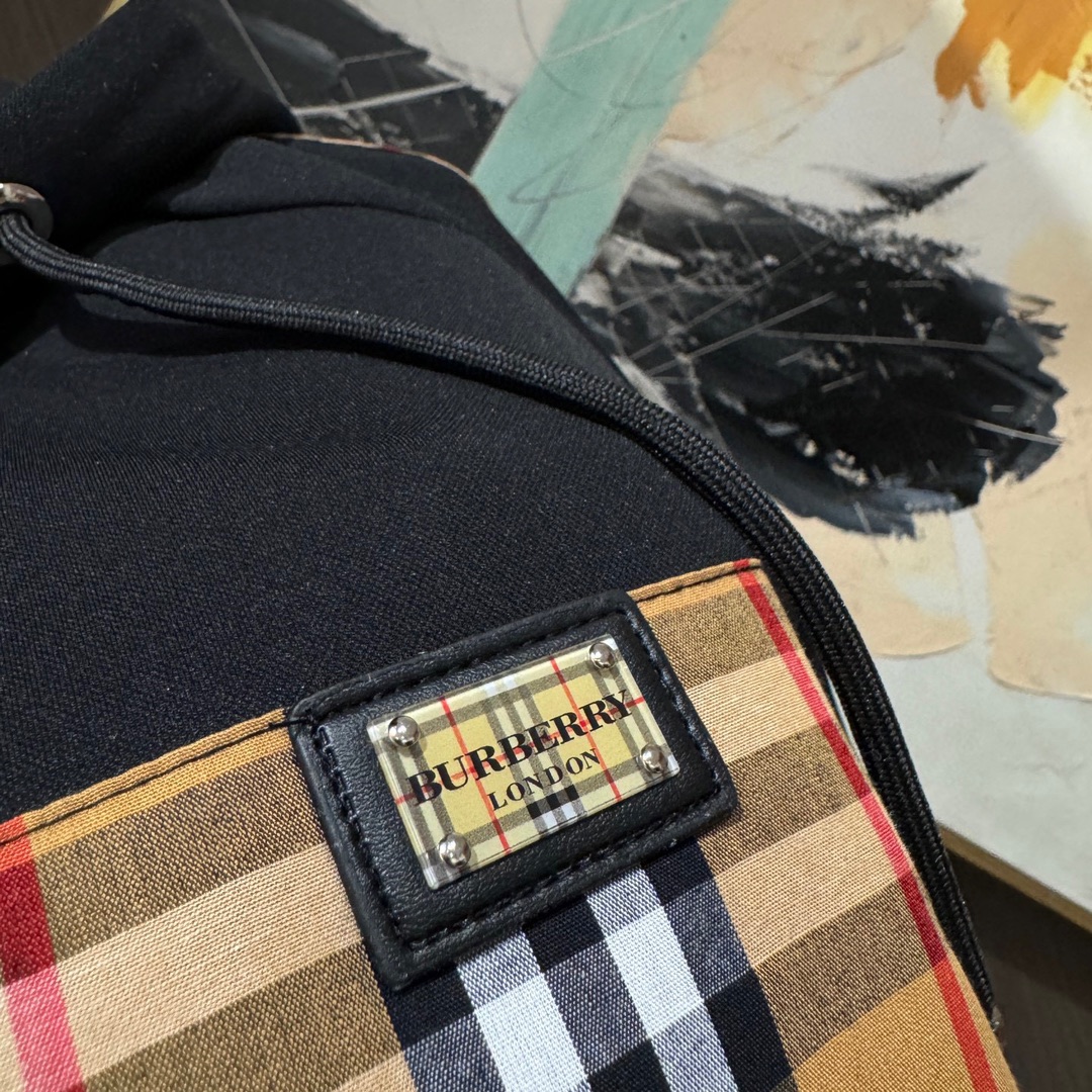 Burberry Basic Clothing M-xl