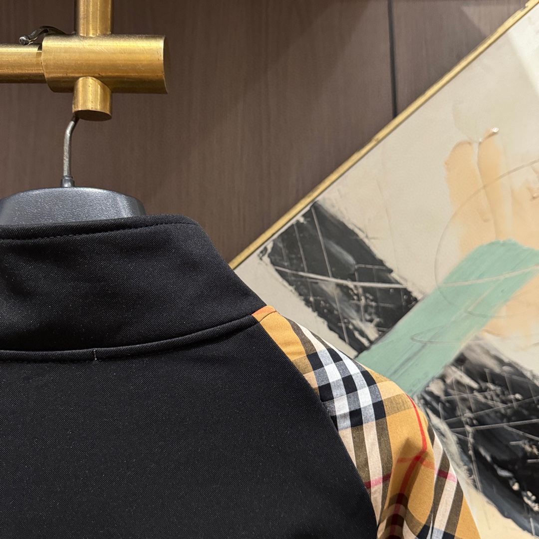 Burberry Basic Clothing M-xl