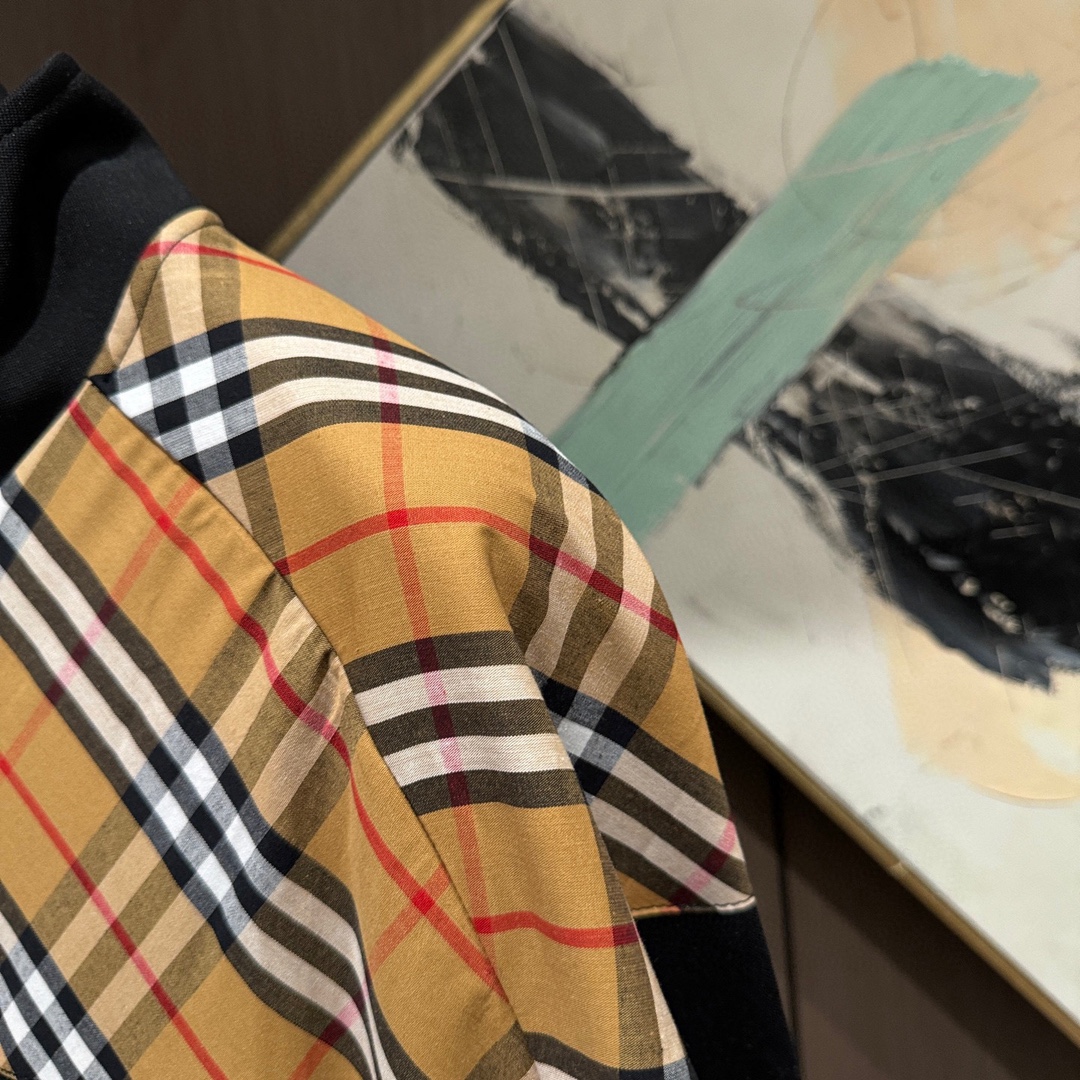 Burberry Basic Clothing M-xl