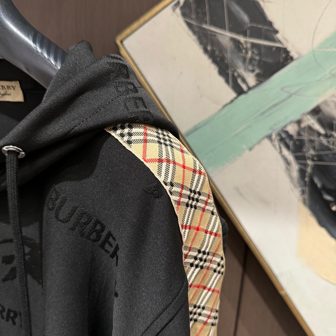 Burberry Basic Clothing M-xl