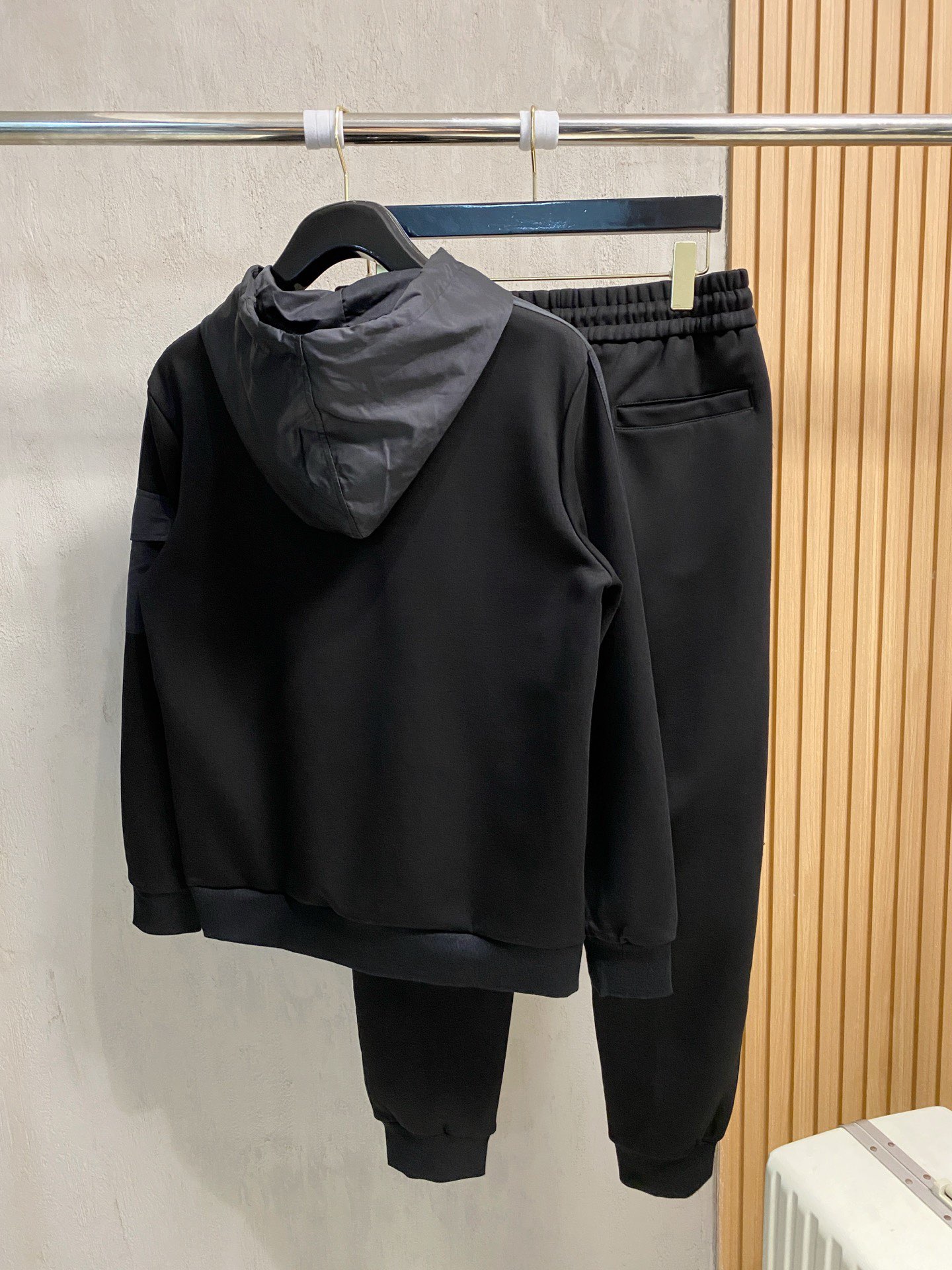Prada Basic Clothing M-xl