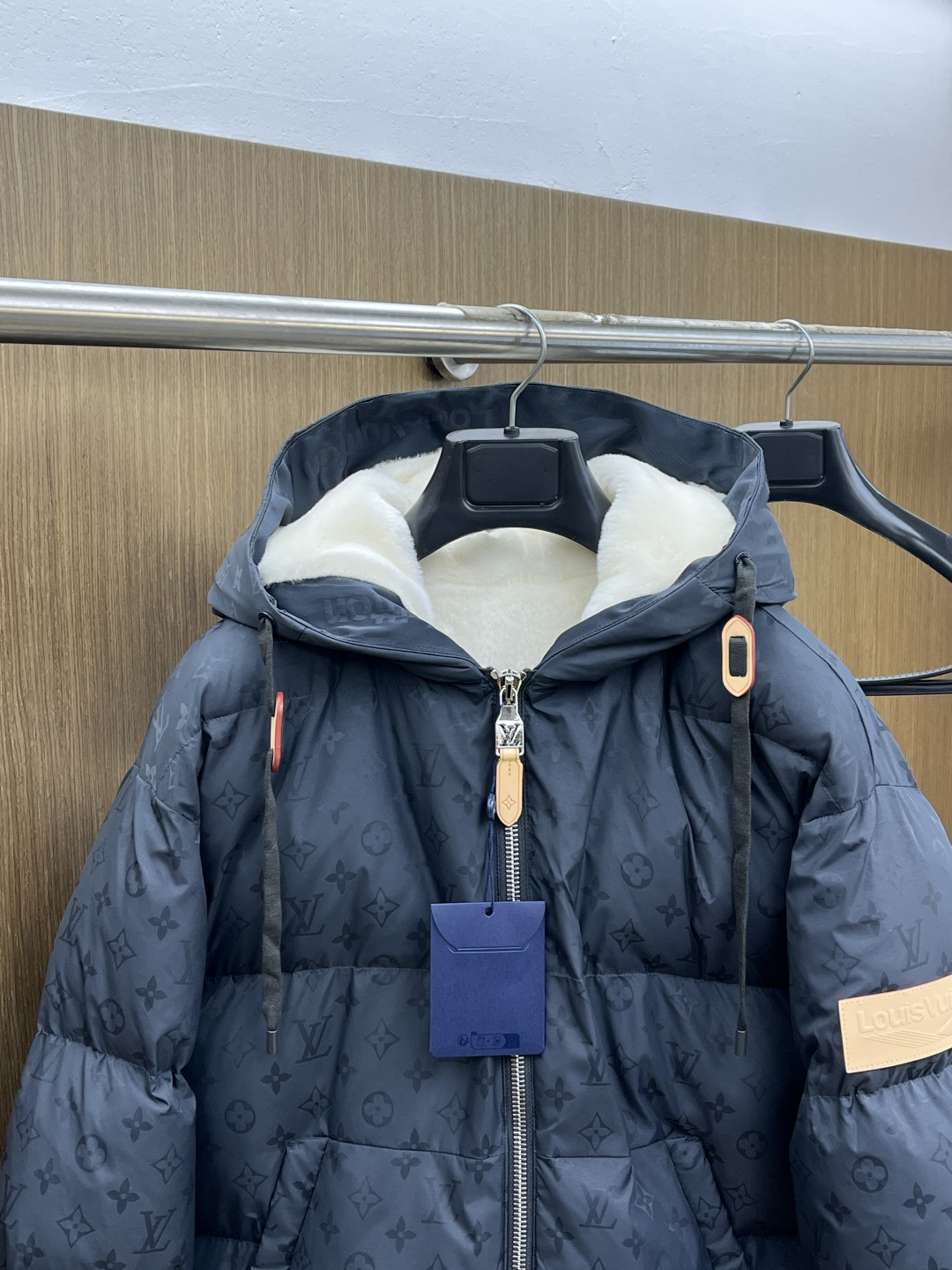 Louis Vuitton Down Jacket White Duck Down Hooded L