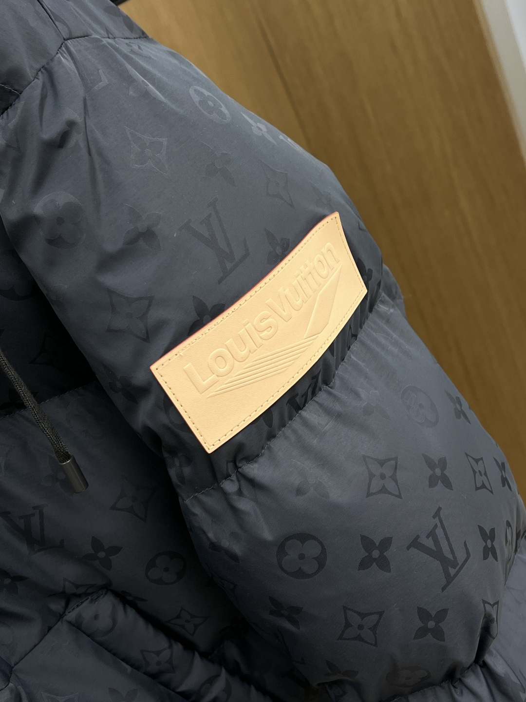 Louis Vuitton Down Jacket White Duck Down Hooded L