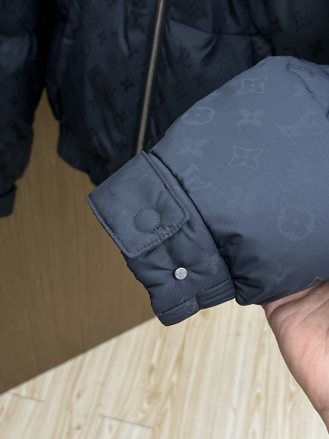Louis Vuitton Down Jacket White Duck Down Hooded L