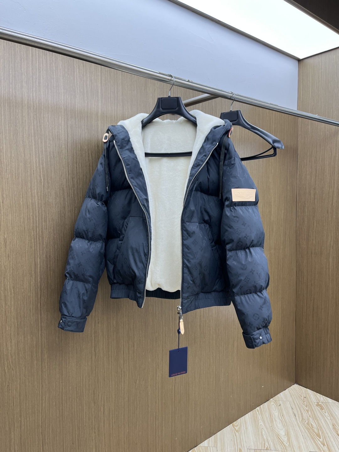 Louis Vuitton Down Jacket White Duck Down Hooded L