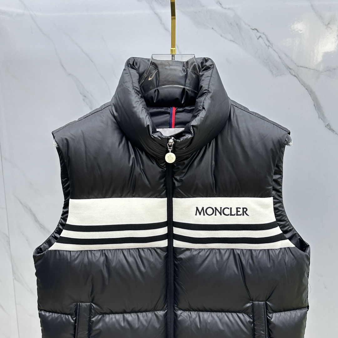 Moncler Male Vest Goose Down Slim Fit S-m-l