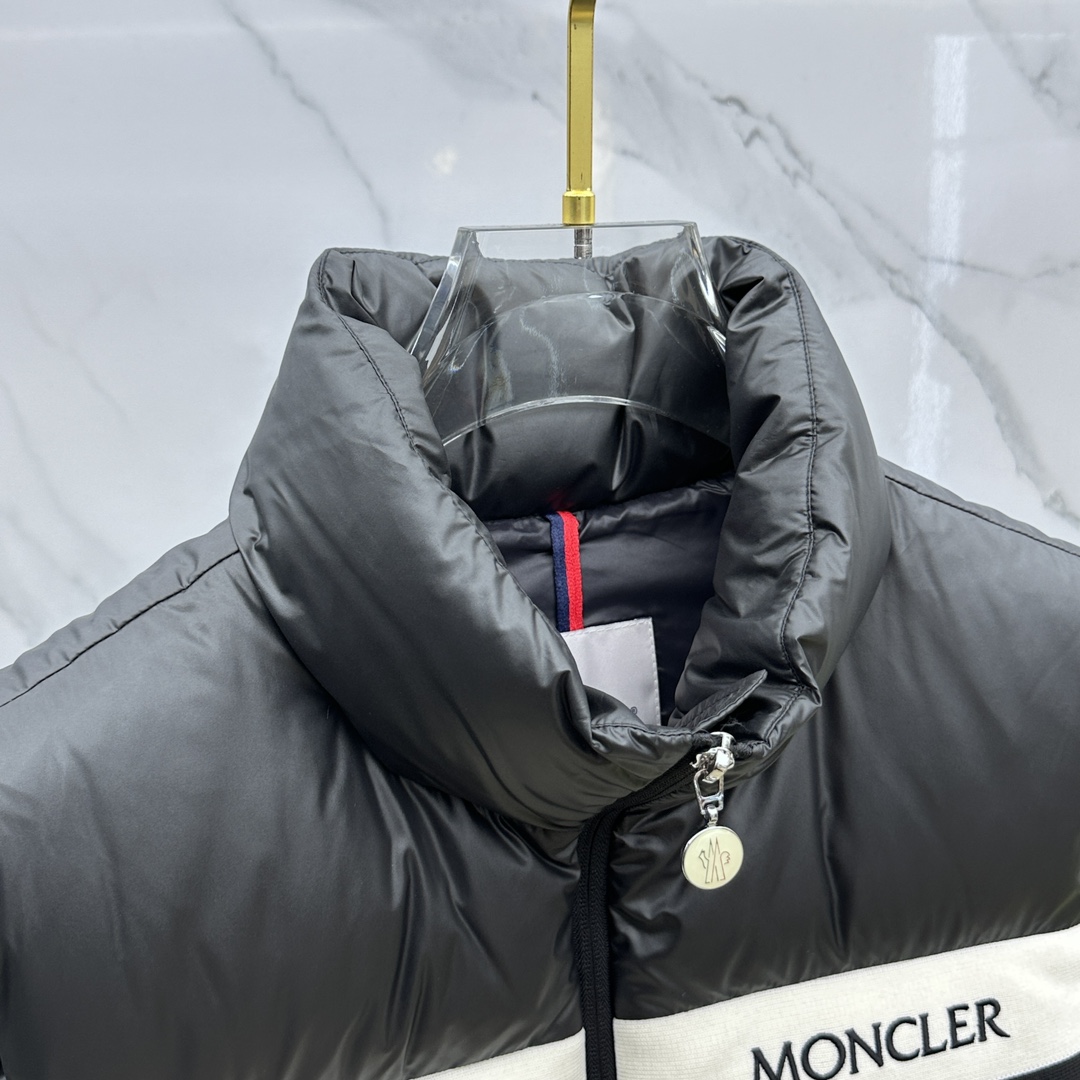 Moncler Male Vest Goose Down Slim Fit S-m-l