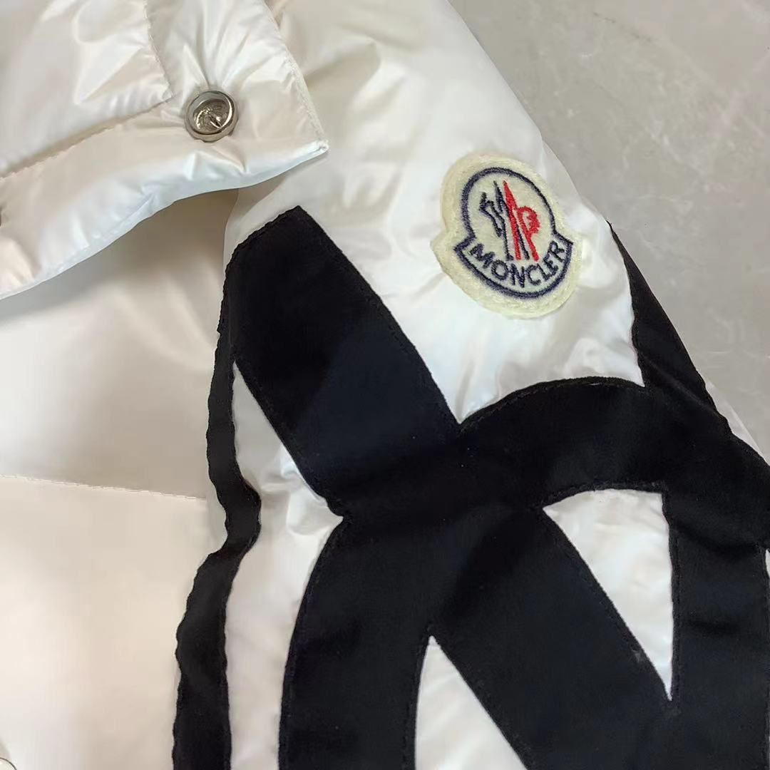 Moncler Down Jacket Black Hooded S-m-l