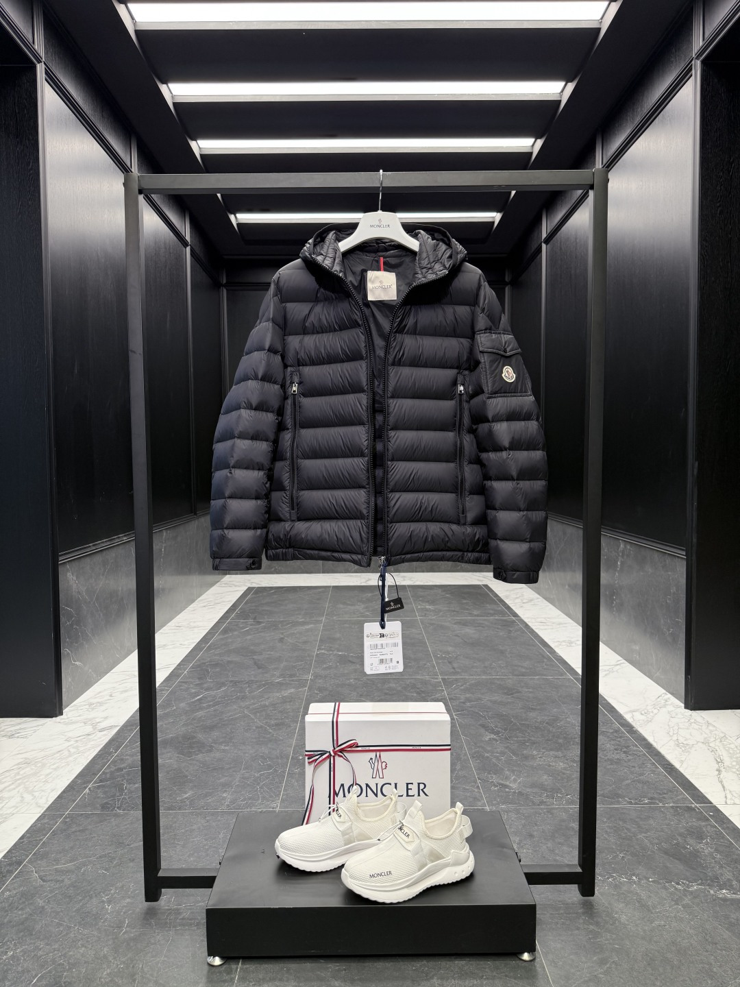 Moncler Male Down Jacket Goose Down Black Hooded S-m-l