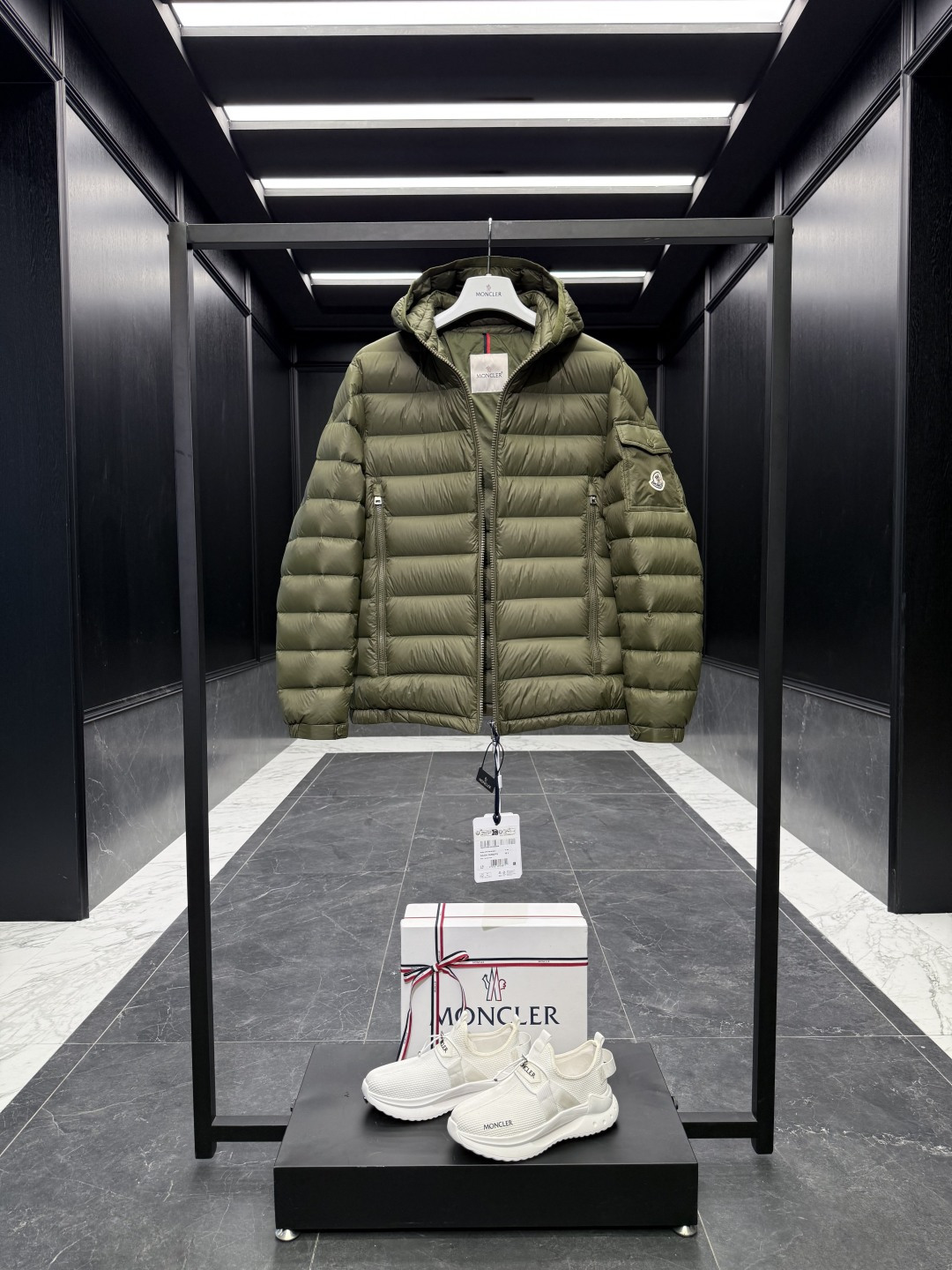 Moncler Male Down Jacket Goose Down Black Hooded S-m-l