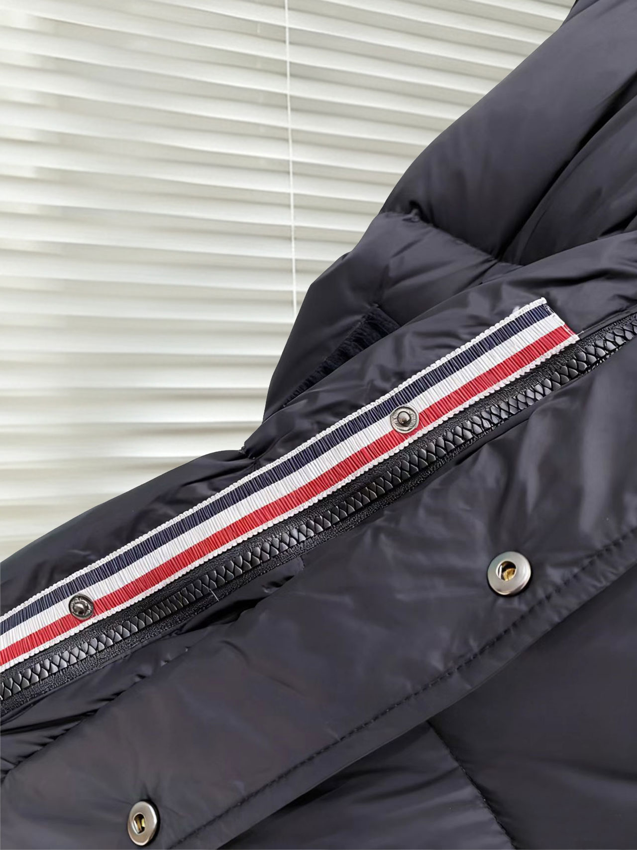 Thom Browne Female Down Jacket Knitted Slim Fit M-xl