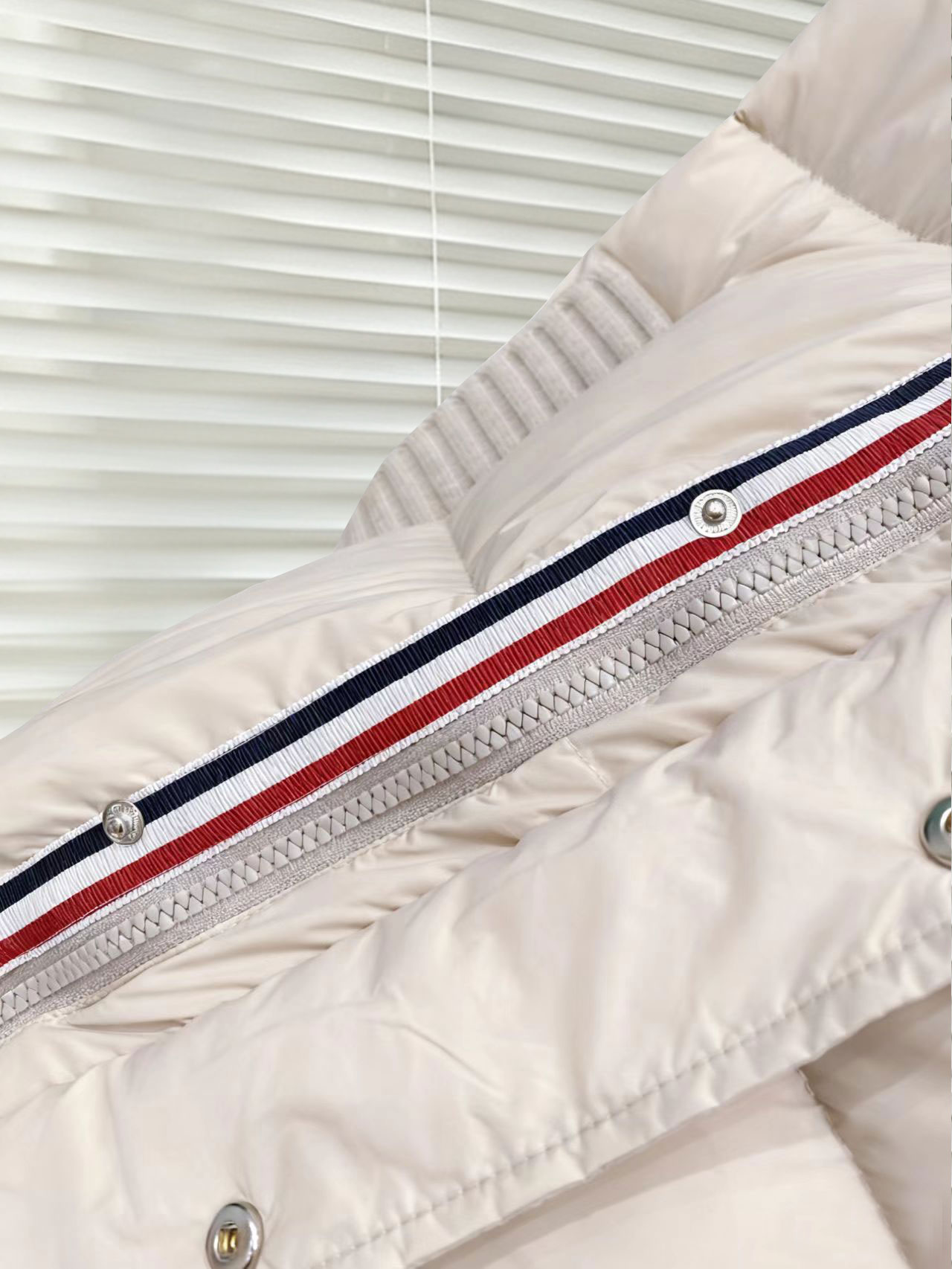 Thom Browne Female Down Jacket Knitted Slim Fit M-xl