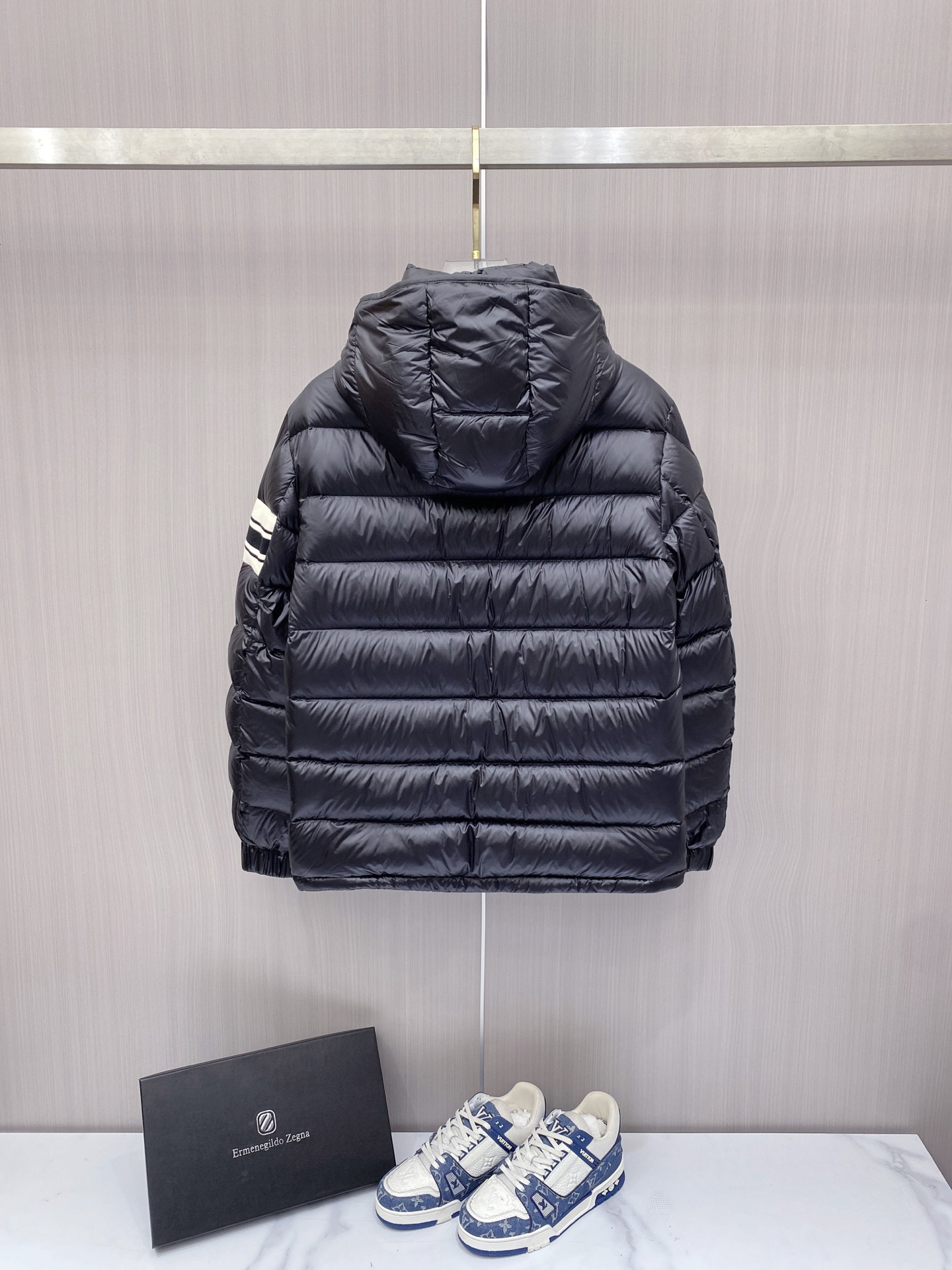 Moncler Down Jacket White Duck Down Black Hooded M-l