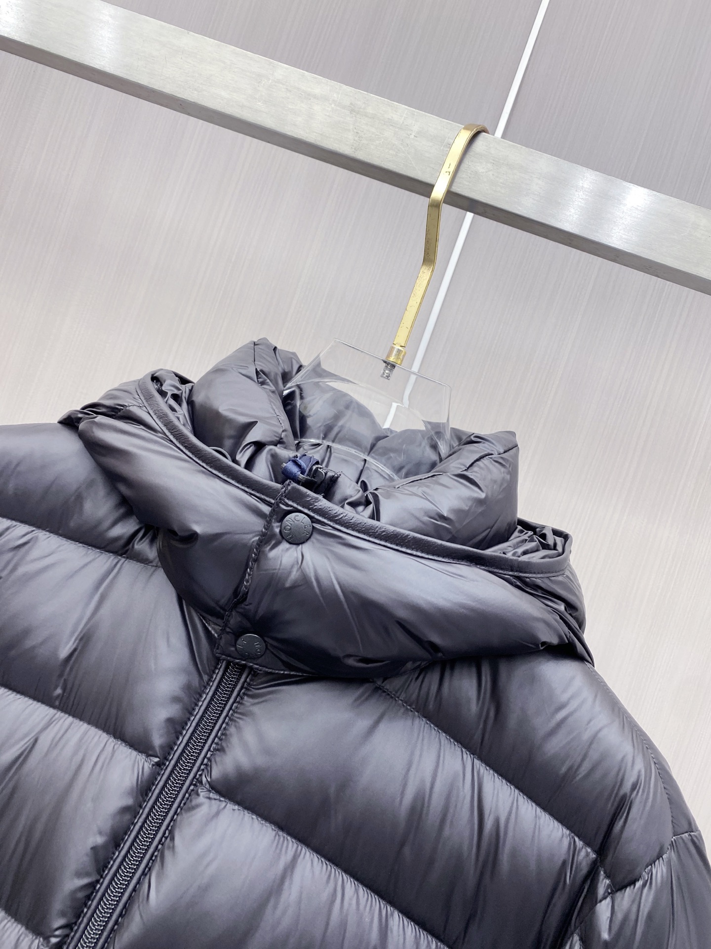 Moncler Down Jacket White Duck Down Black Hooded M-l