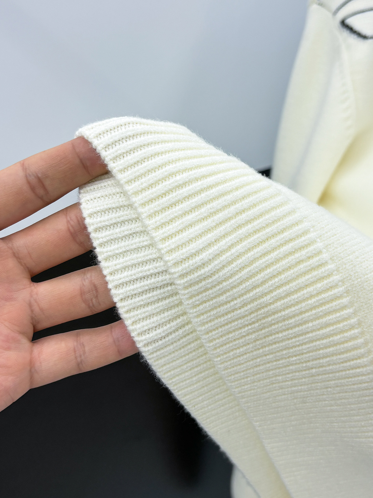 Armani Female Basic Clothing Wool M-l-xl