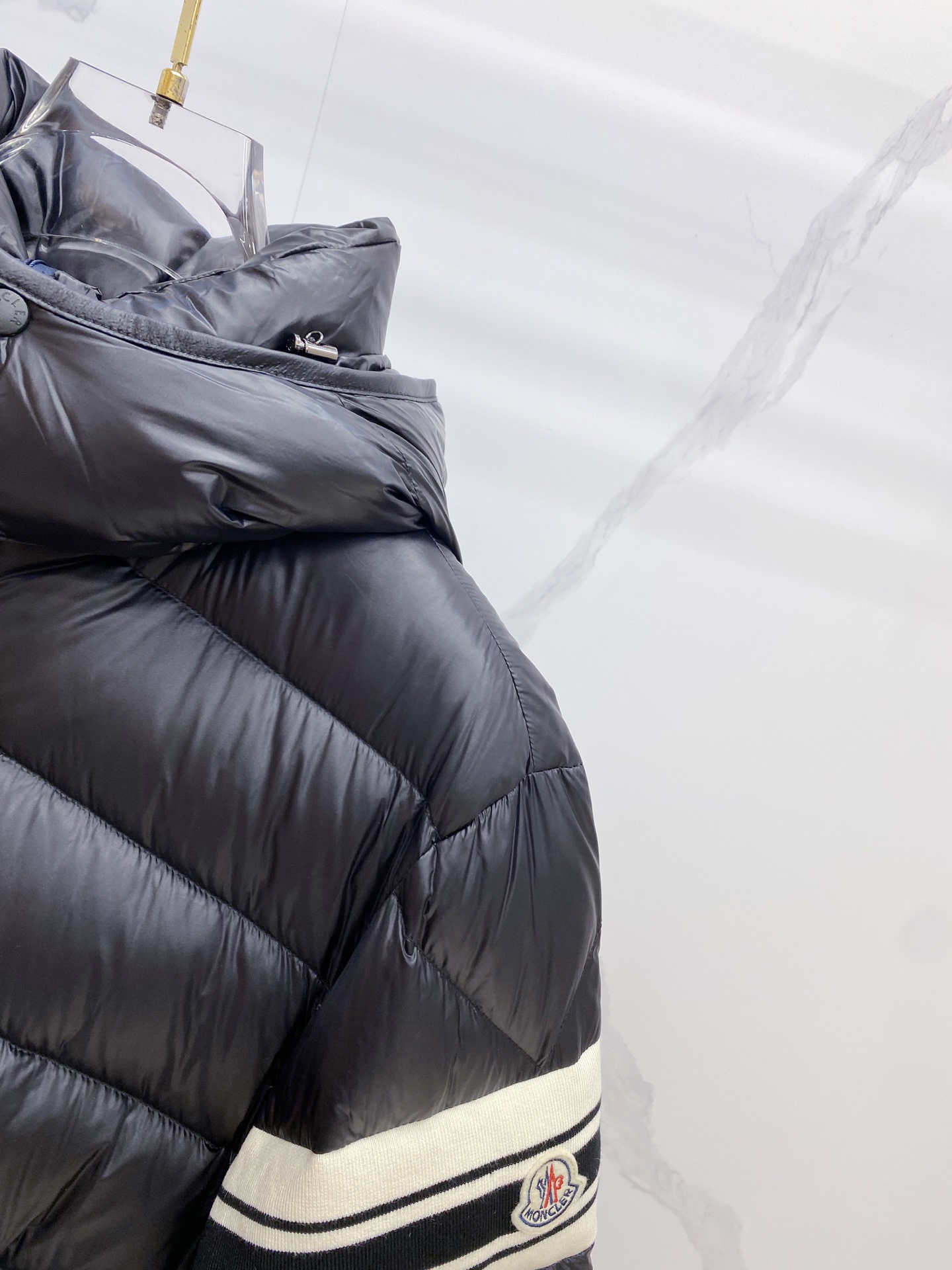 Moncler Down Jacket White Duck Down Black Hooded M-l