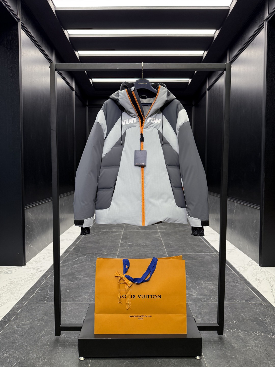 Louis Vuitton Couple Down Jacket Knitted Gray Hooded S-m-l