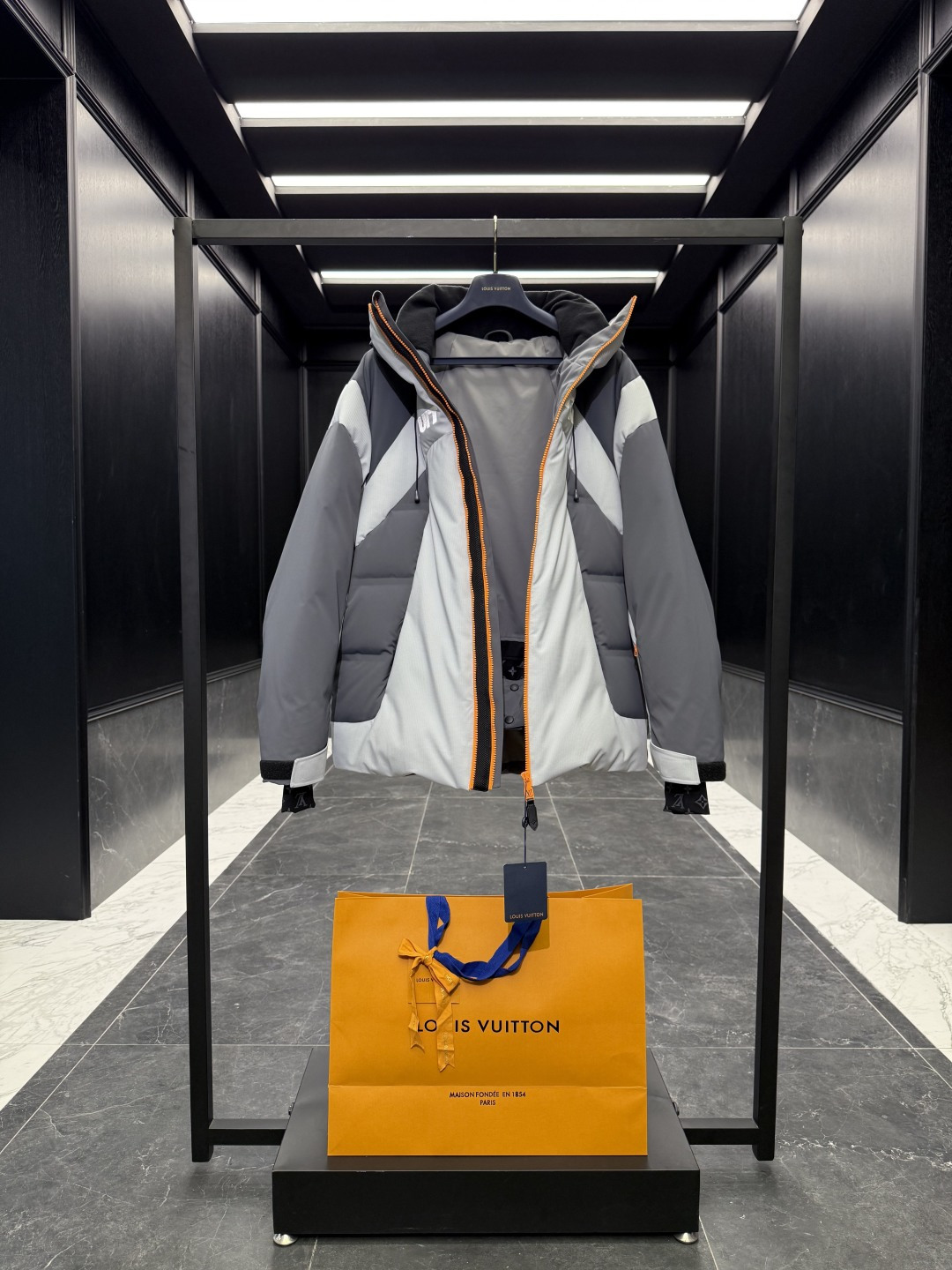 Louis Vuitton Couple Down Jacket Knitted Gray Hooded S-m-l