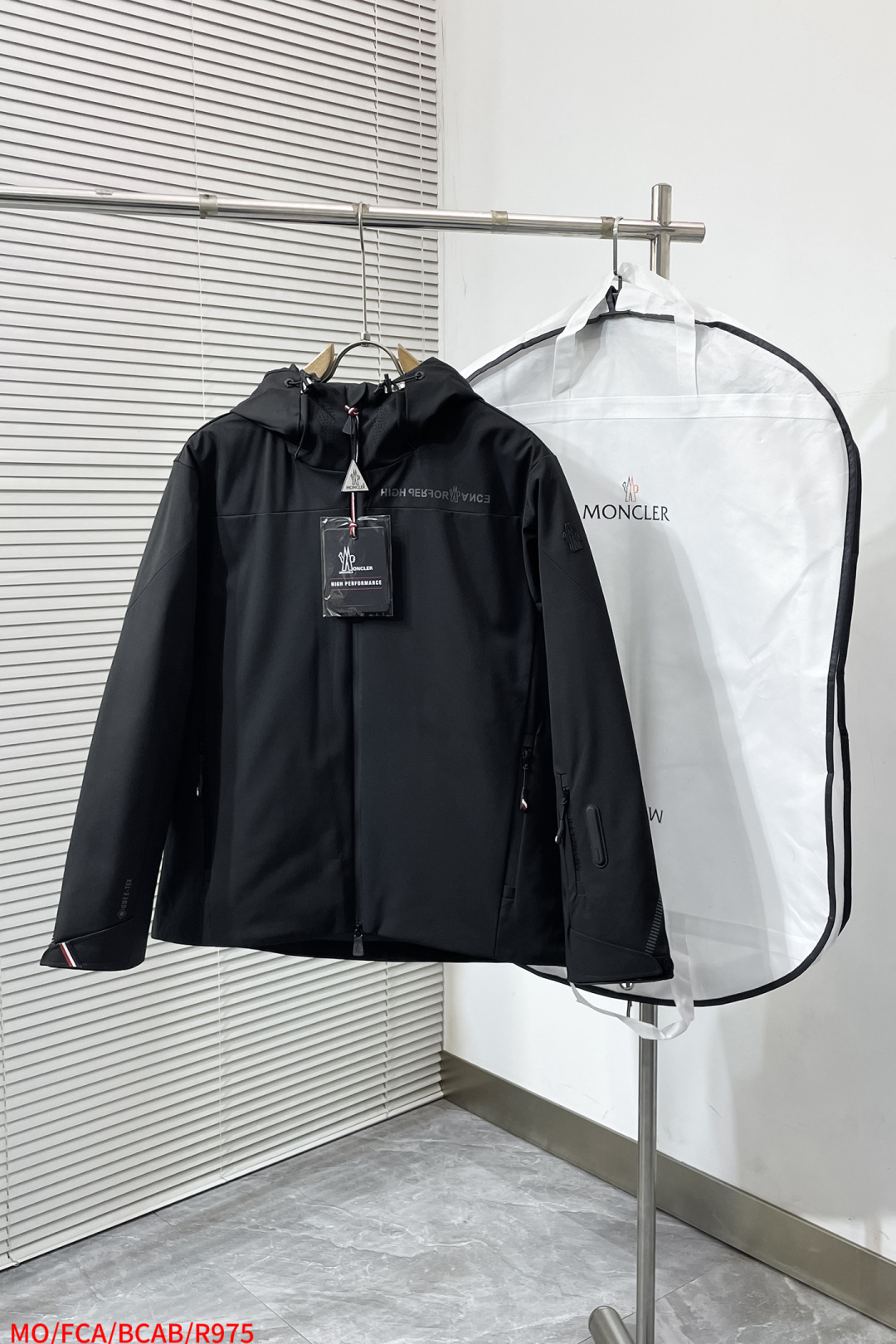 Moncler Male Down Jacket White Duck Down Hooded M-l