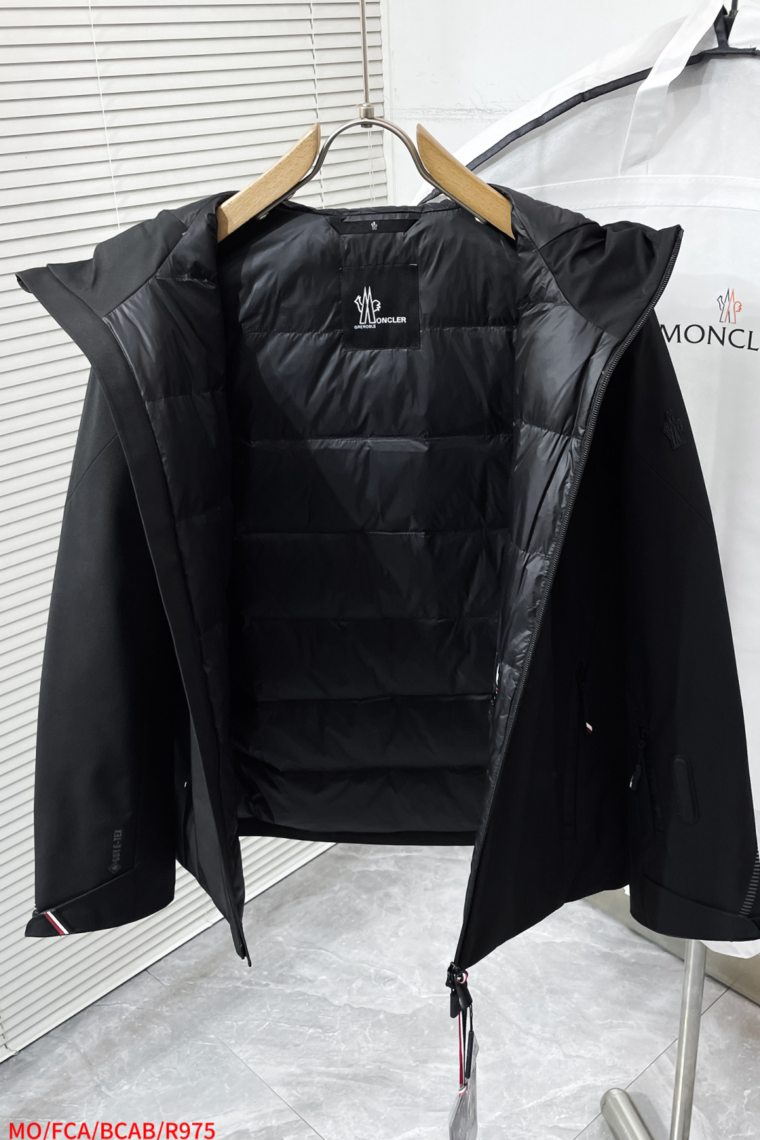 Moncler Male Down Jacket White Duck Down Hooded M-l