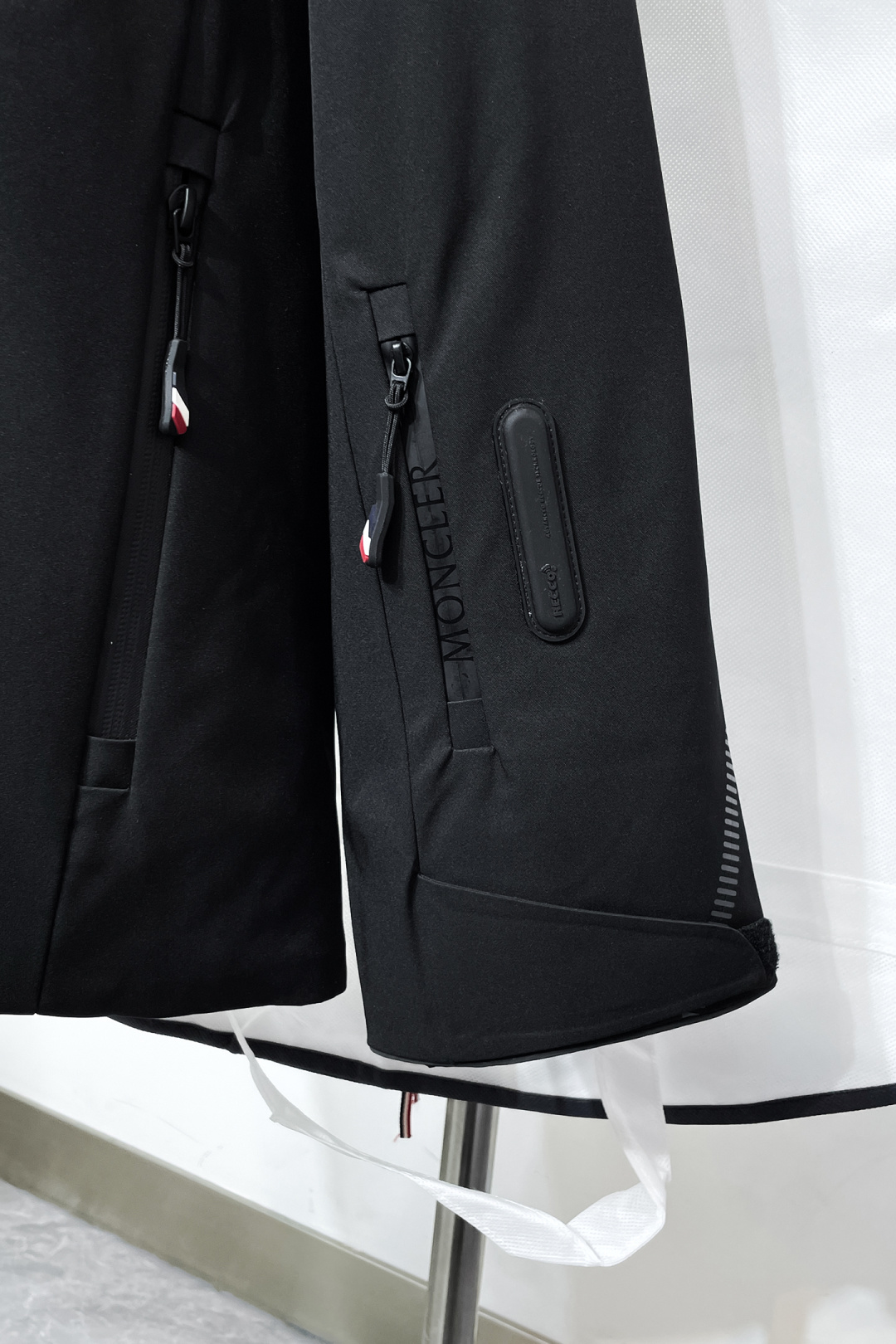 Moncler Male Down Jacket White Duck Down Hooded M-l