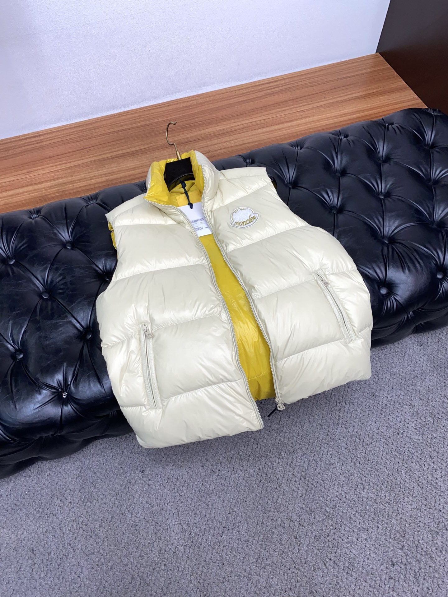 Moncler Male Down Vest White Duck Down Hooded M-l