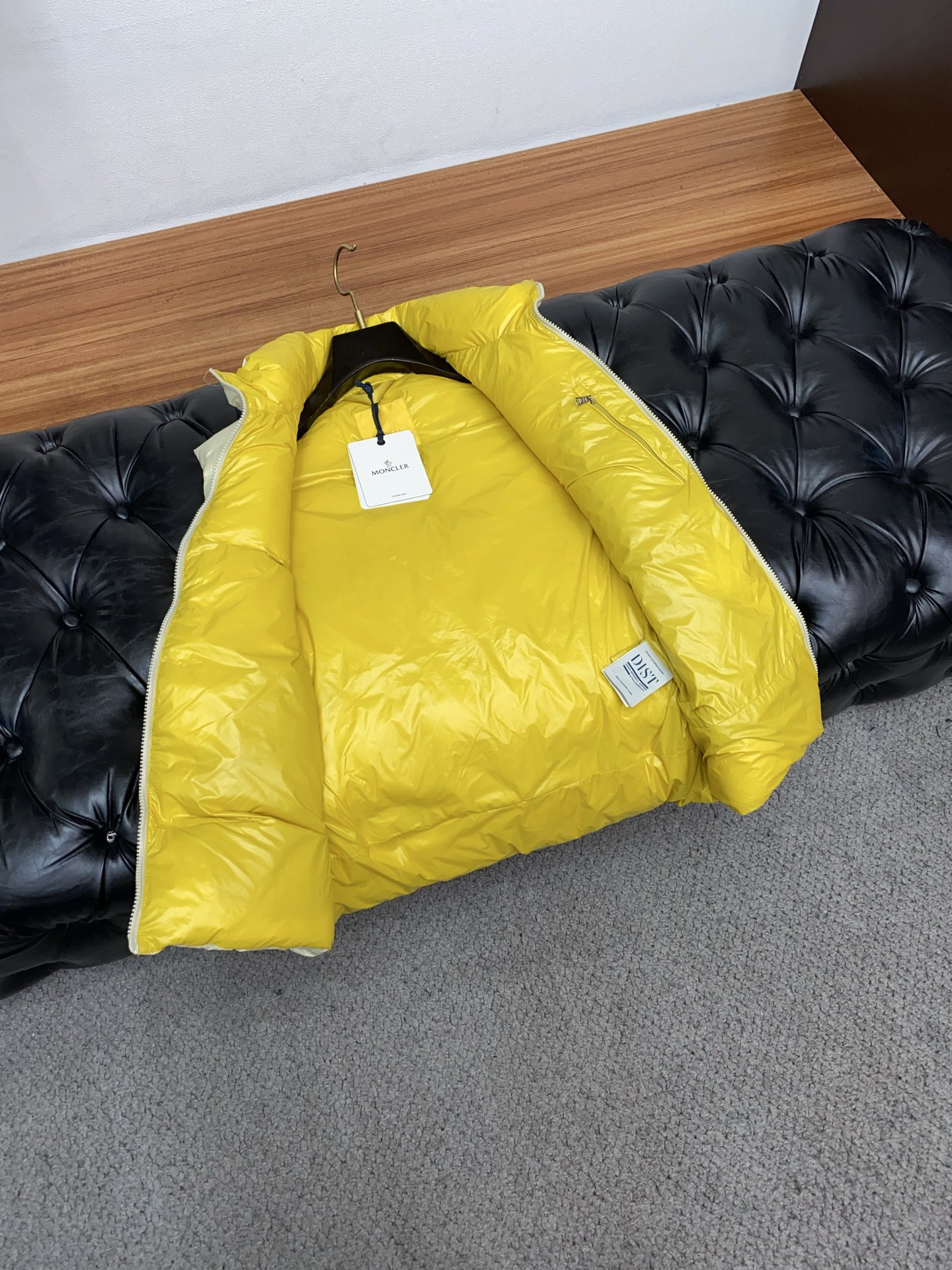 Moncler Male Down Vest White Duck Down Hooded M-l